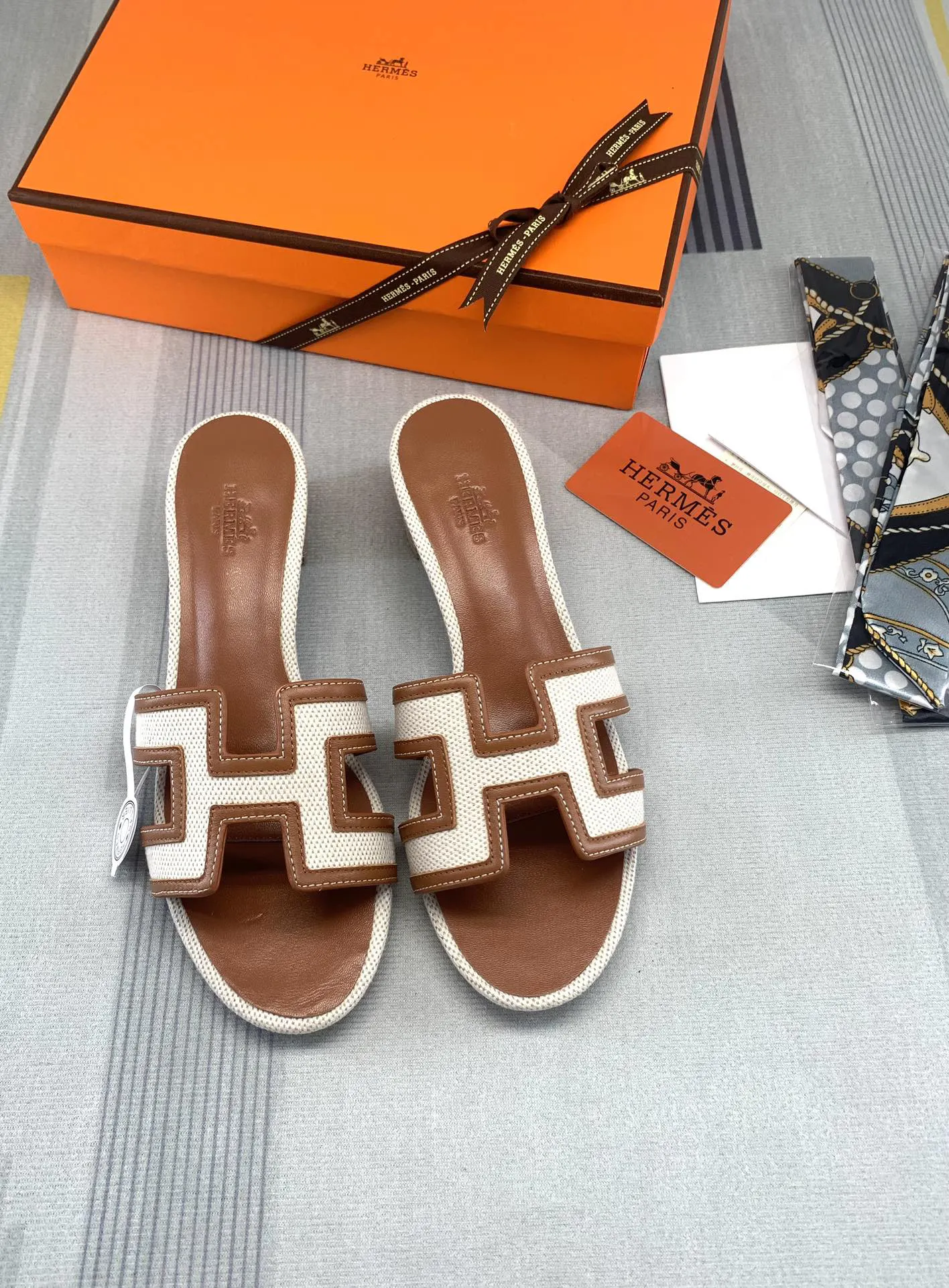 Hermès 琥珀色 小牛皮 拖鞋 舒适