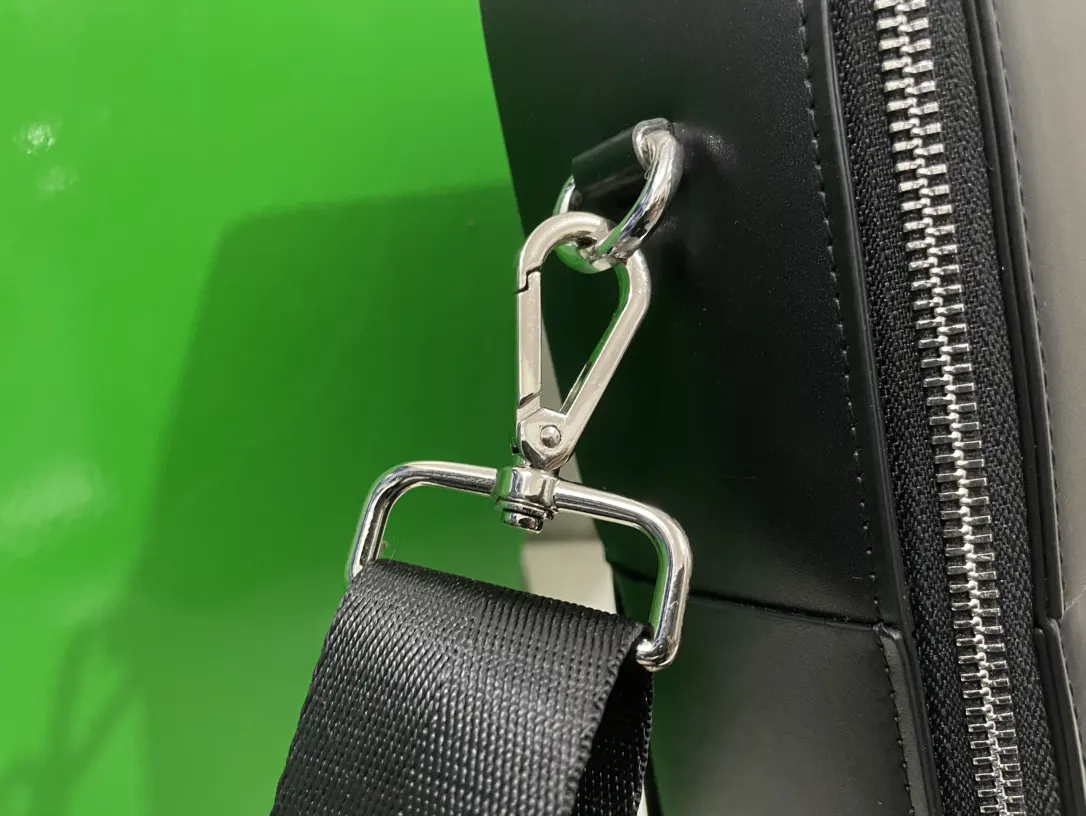 Bottega Veneta 銀色 牛皮 公文包 商務通勤款