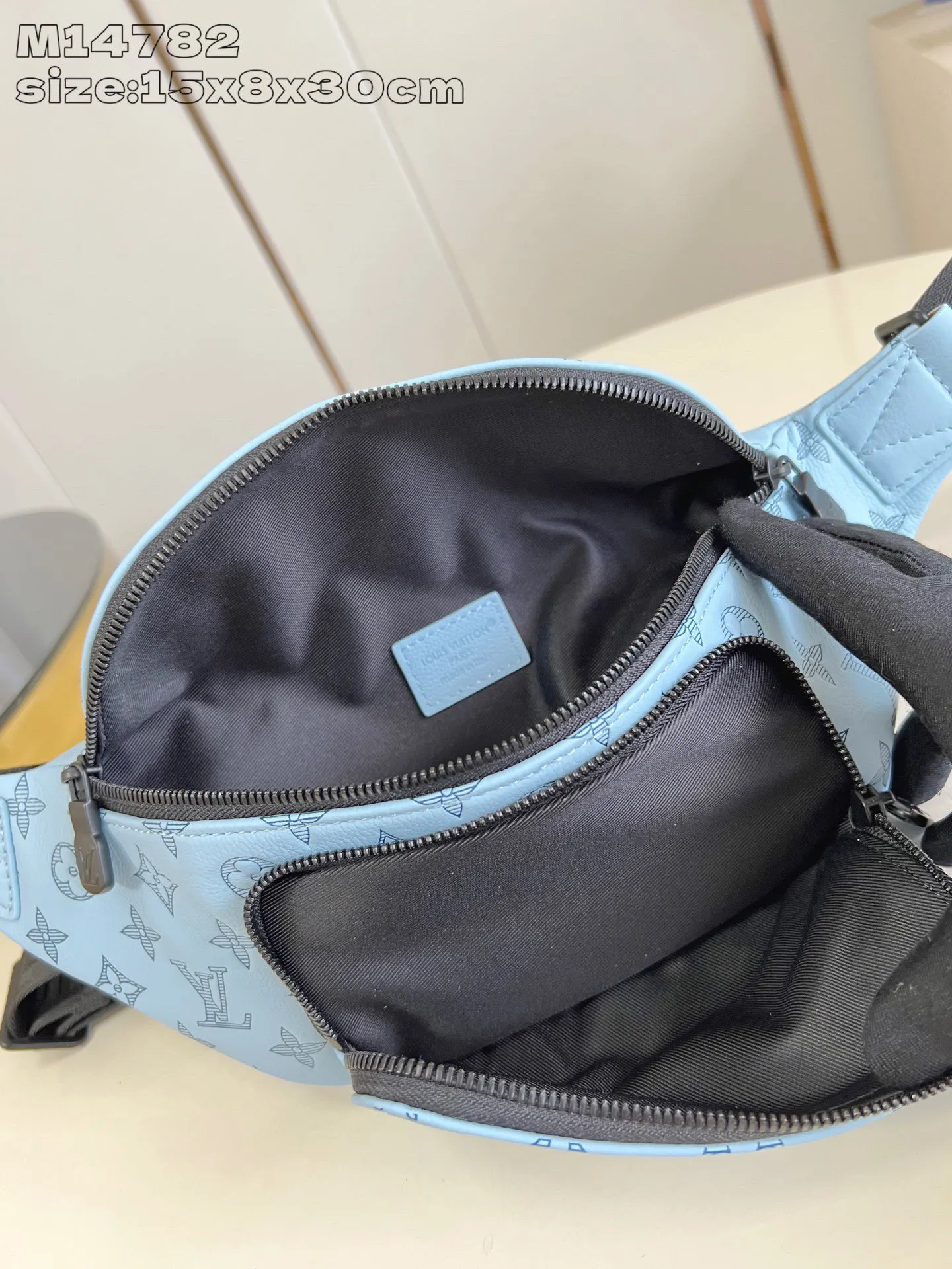 牛皮 巧用可调节肩带 实现系腰 肩背和斜挎的随心切换 腰包 休闲腰包款