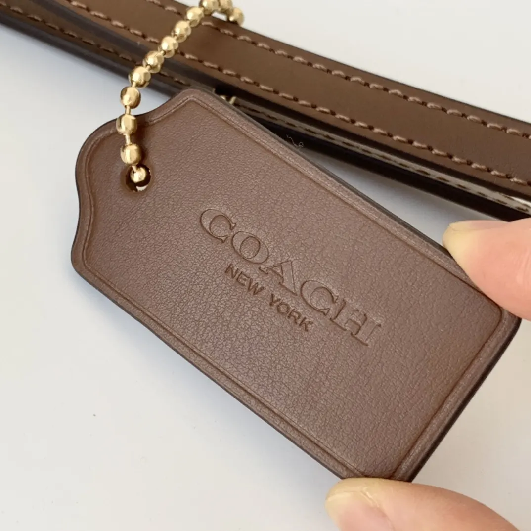 Coach 老花 帆布 新奥莱款双面托特包 的老花图案可以 大容量托特款