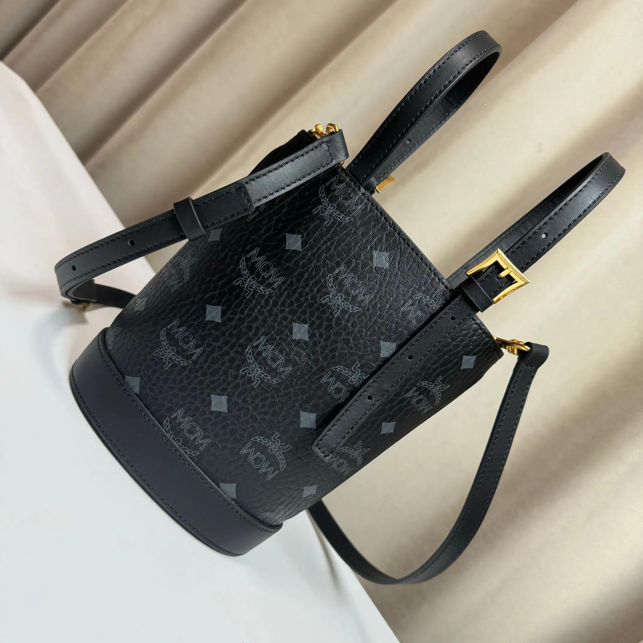 Monogram Bucket Bag Casual