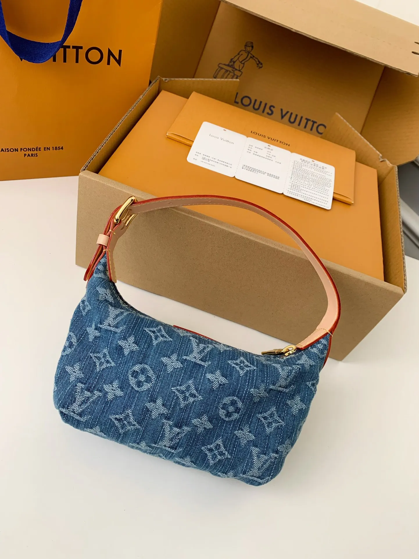 牛仔 Hills Pochette 牛仔手拿包 精致手拿款