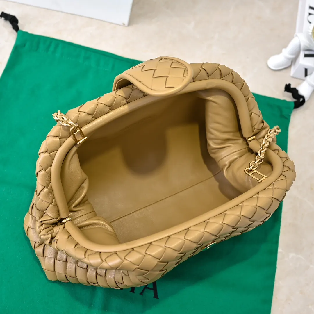 Bottega Veneta 羊皮 鏈條包 精致鏈條款
