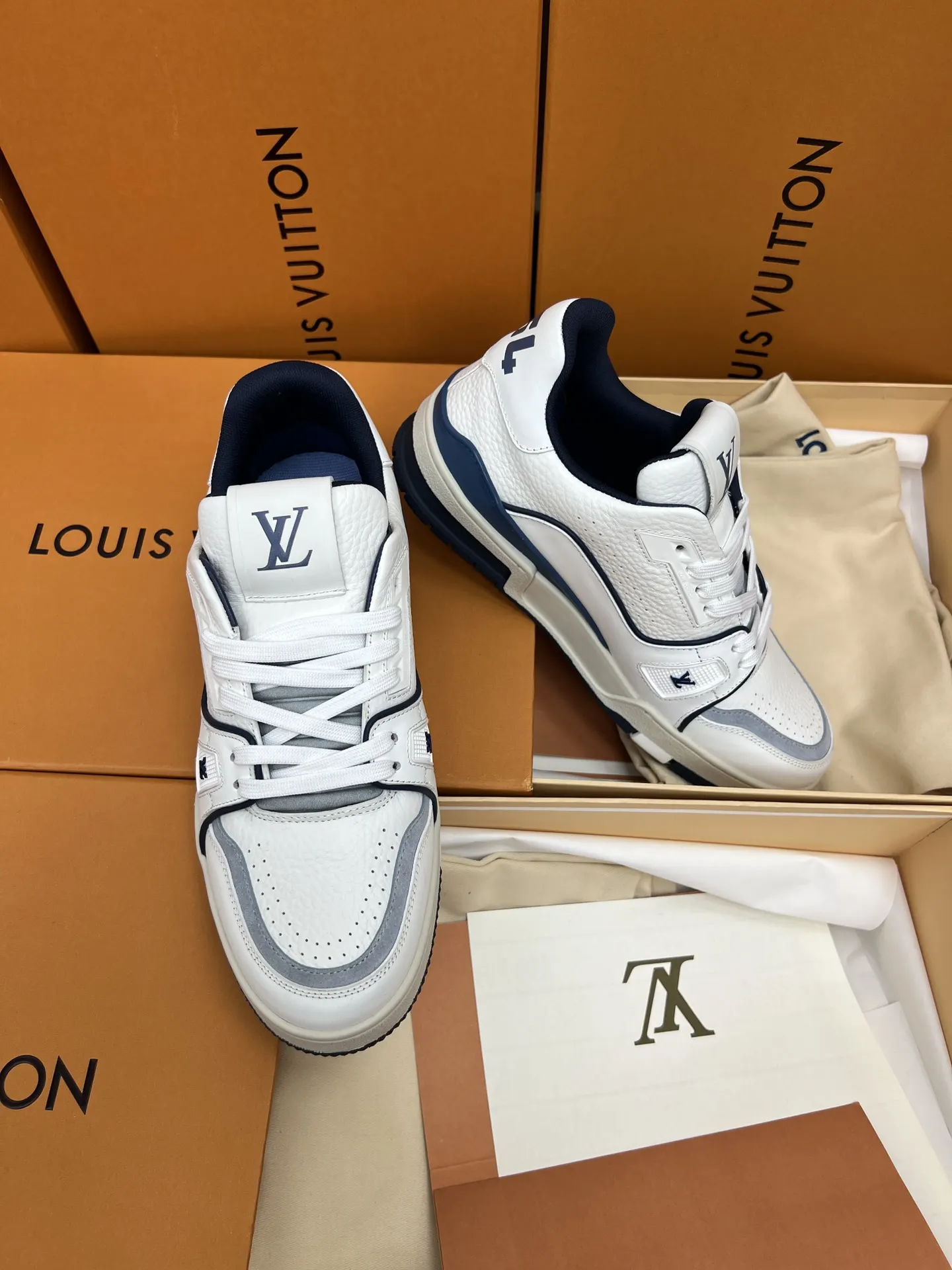 Louis Vuitton 运动鞋