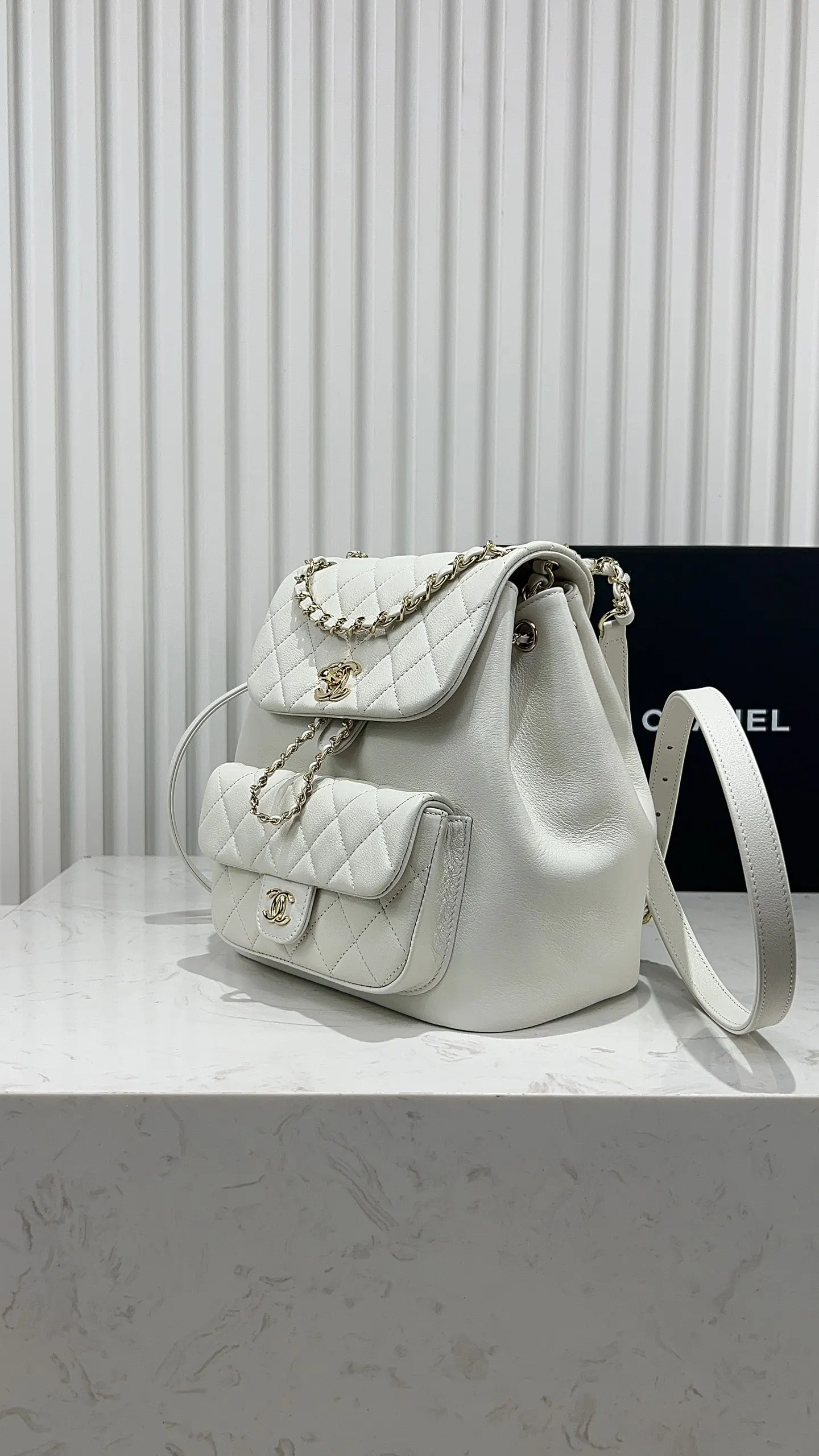 CHANEL 白色 小牛皮 双肩包 实用双肩款