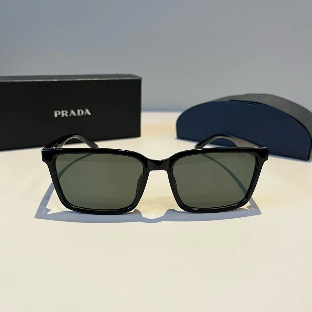 PRADA 太阳眼镜 时尚遮阳款