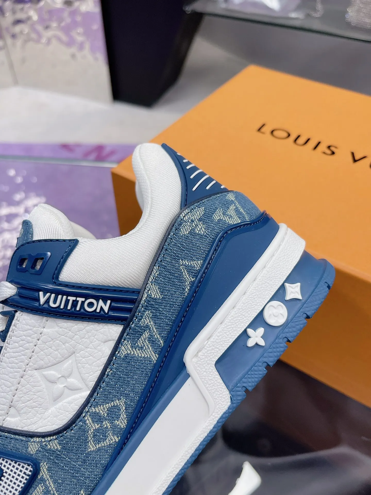 Louis Vuitton 运动鞋