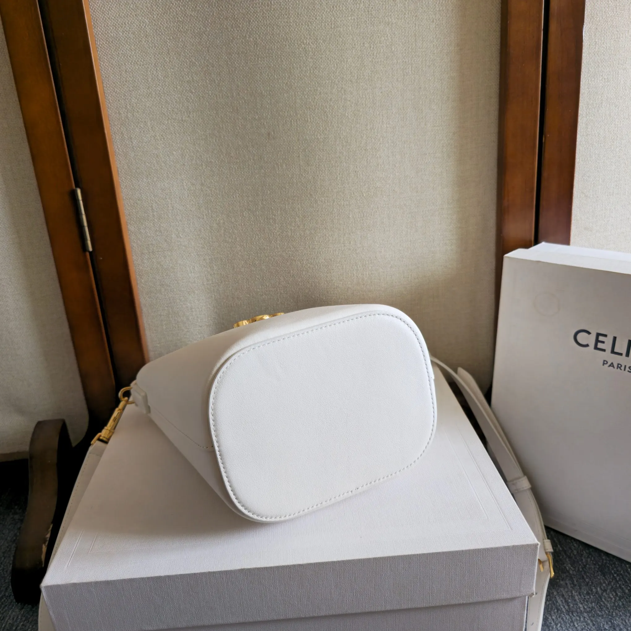 White Gold Bucket Bag Casual Leather