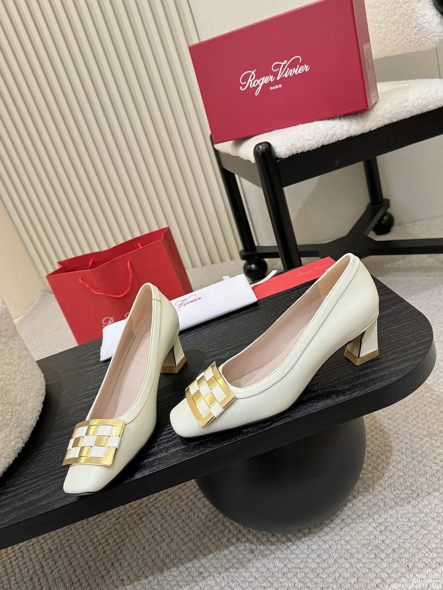 Roger Vivier 运动鞋 休闲百搭款 款03