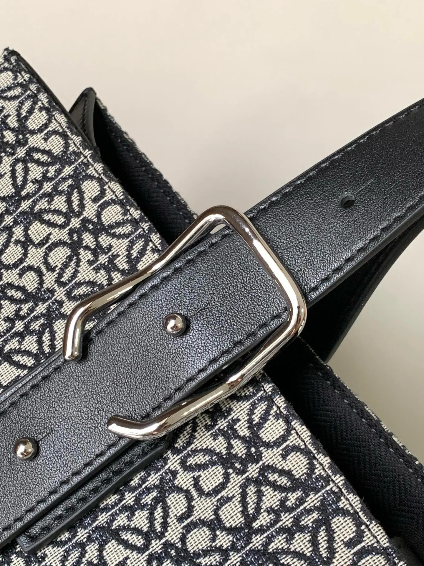 老花 牛皮 LOE WE 老花手提 Buckle tote托特手 托特包 大容量托特款