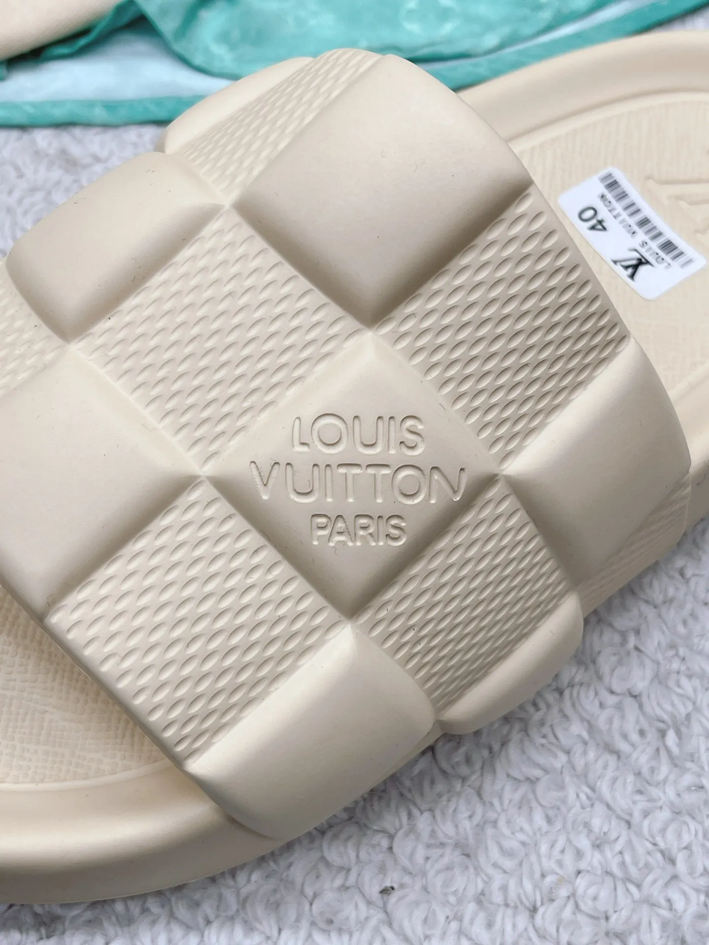 LV 厚底拖鞋 休閒百搭款(數字9) LV 厚底拖鞋 休閒百搭款(數字9)