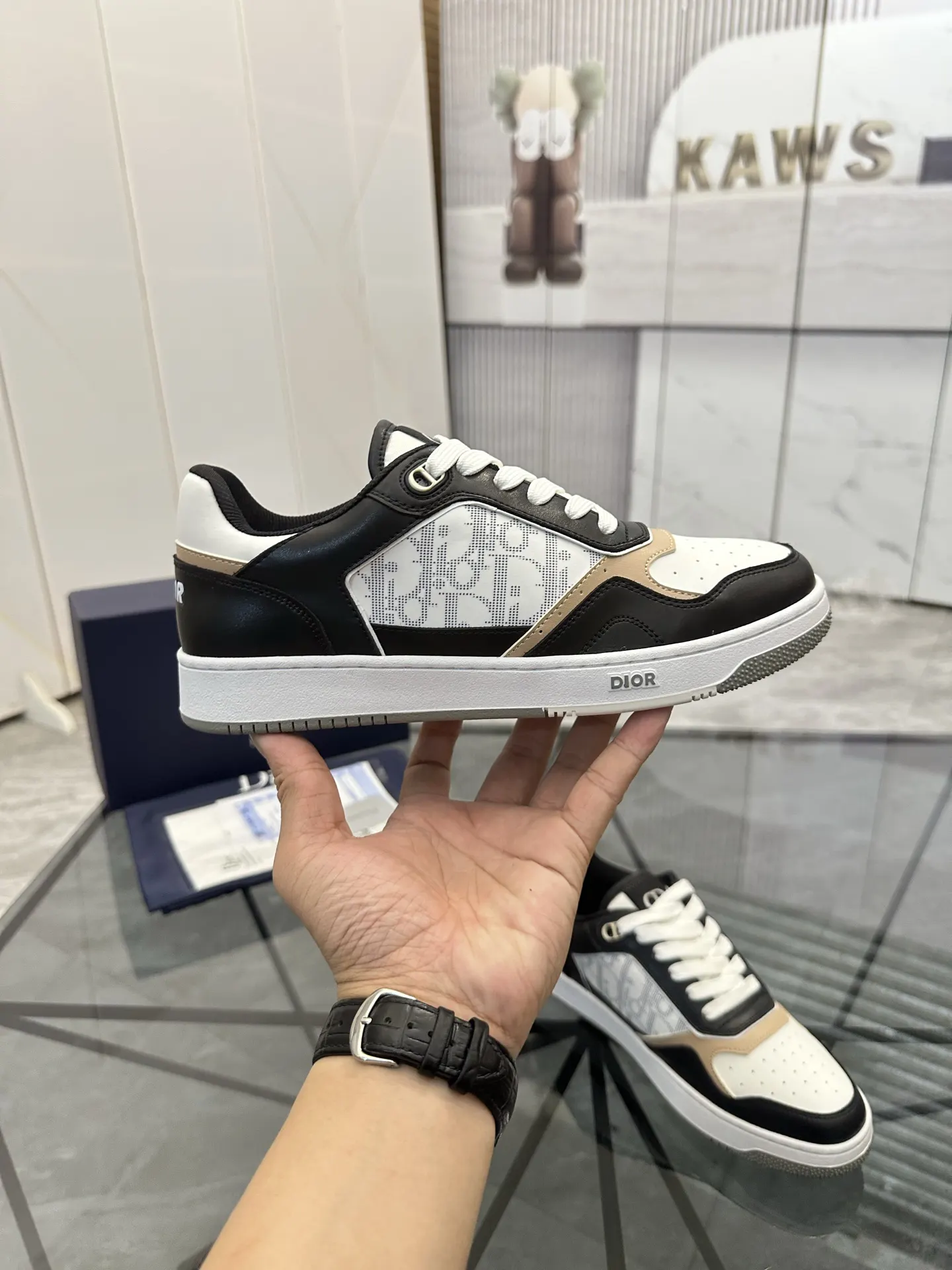 Dior 黑白拼色牛皮低帮运动鞋 橙色点缀款
