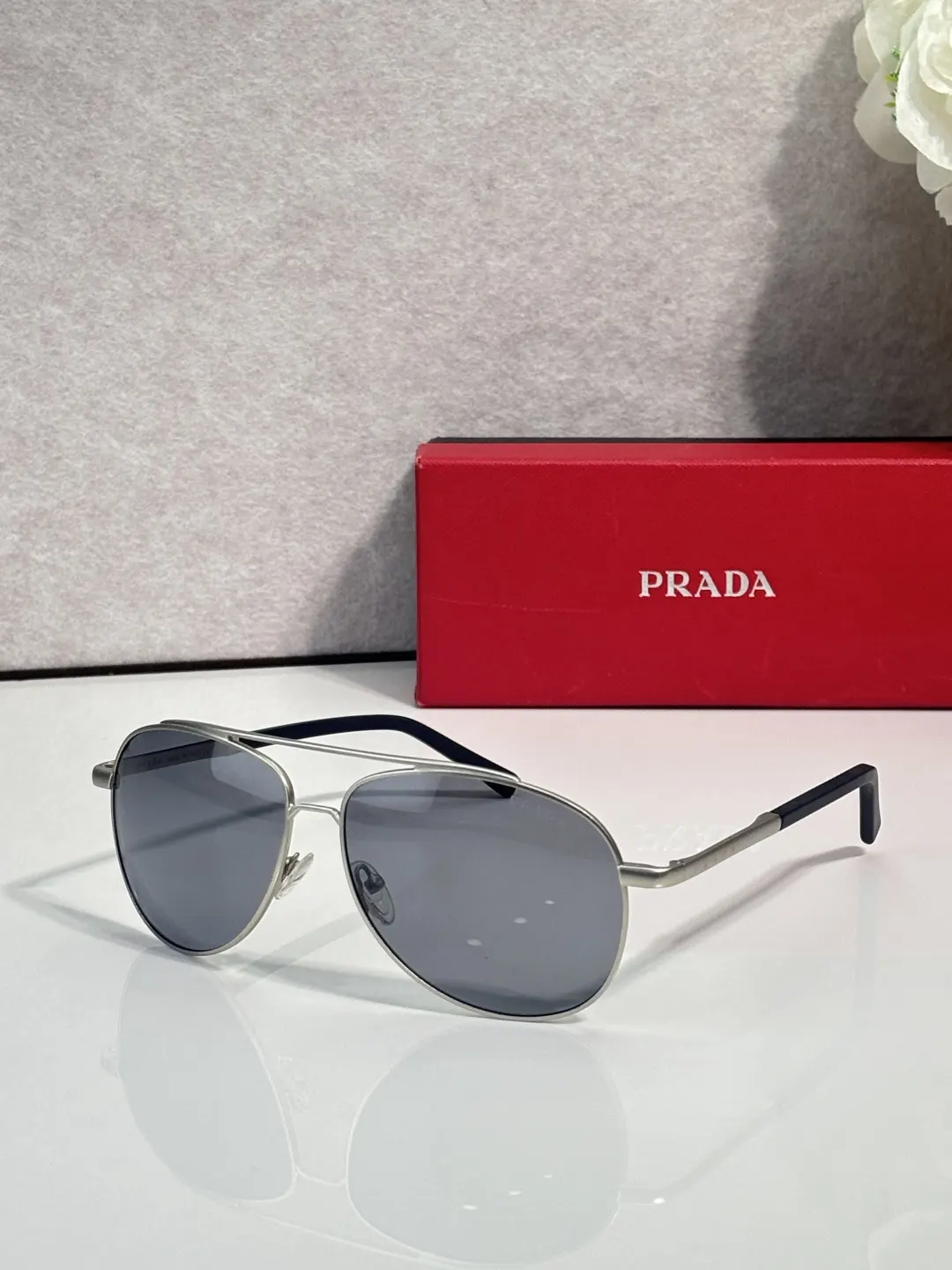Prada 墨镜 時尚防晒款