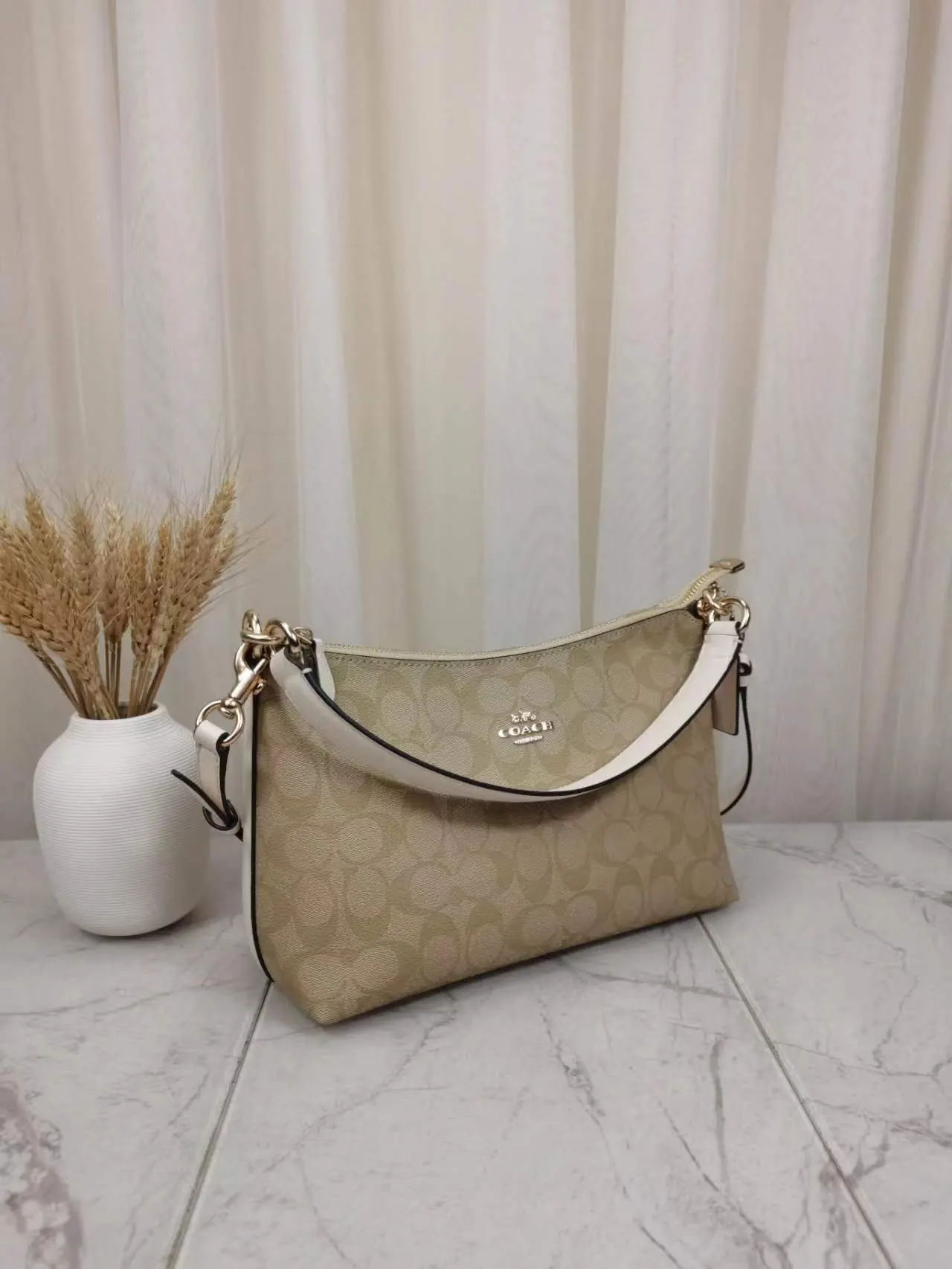 Coach 白色 斜挎包 轻便斜挎款