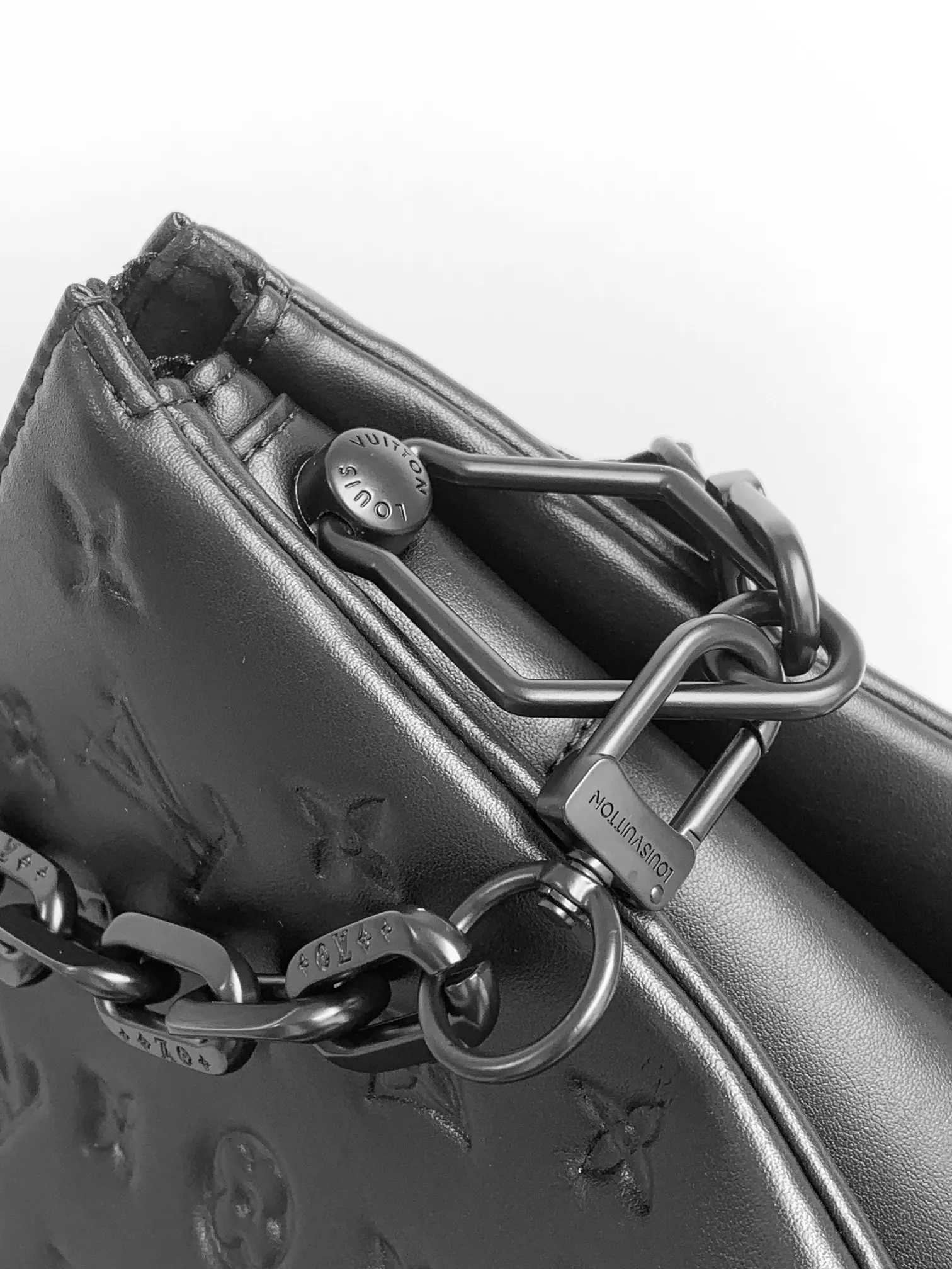 LV black, chain bag, shoulder crossbody model Image 7 LV black, chain bag, shoulder crossbody model Image 7