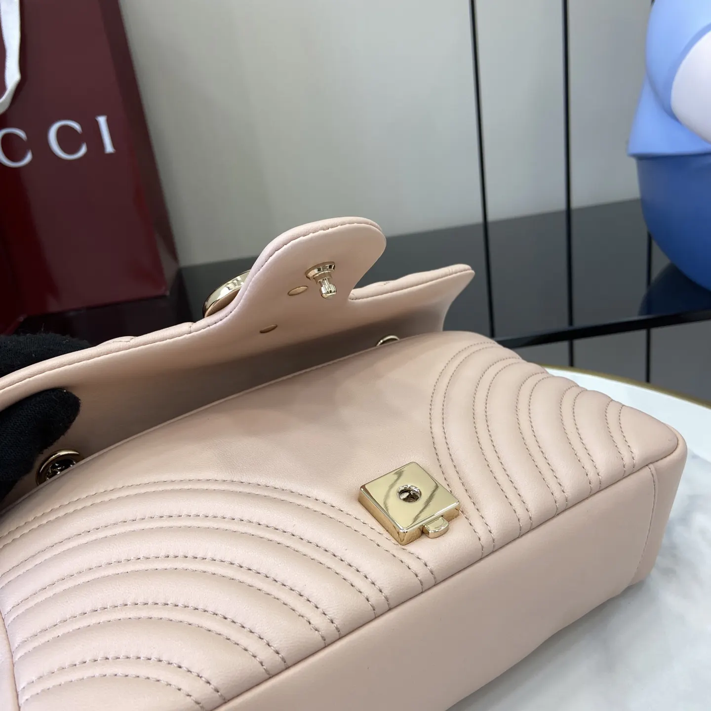 Gucci Marmont 絎縫皮革鏈條包 單肩斜挎