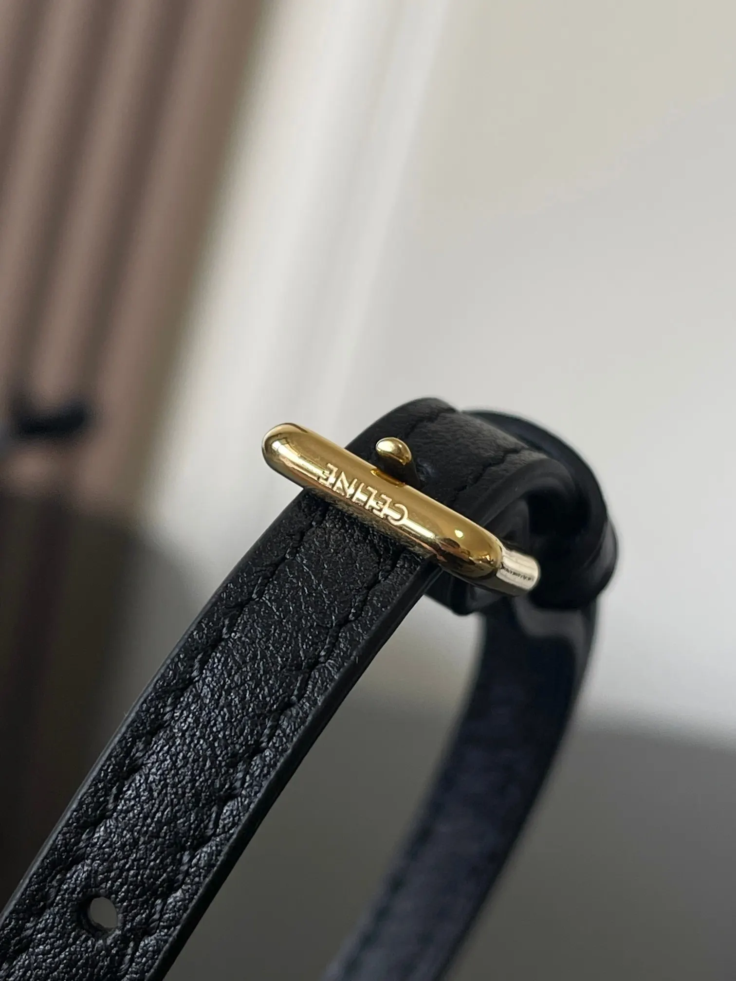 Triomphe 黑色 小牛皮 化妆包 便携收纳款