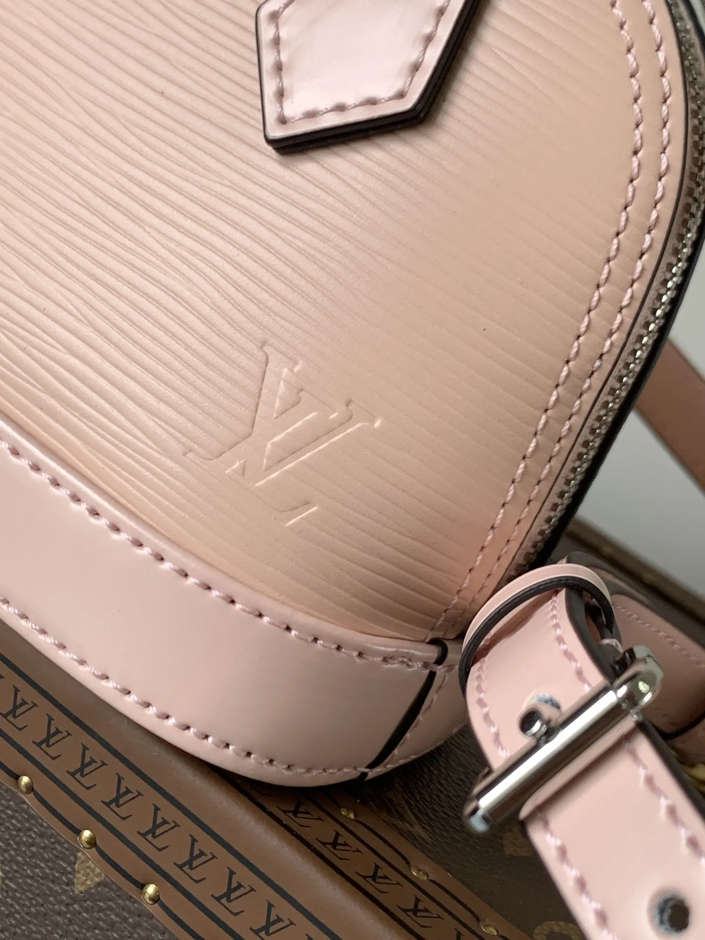 LV Alma Pink Top Handle Crossbody Bag Image 5 LV Alma Pink Top Handle Crossbody Bag Image 5