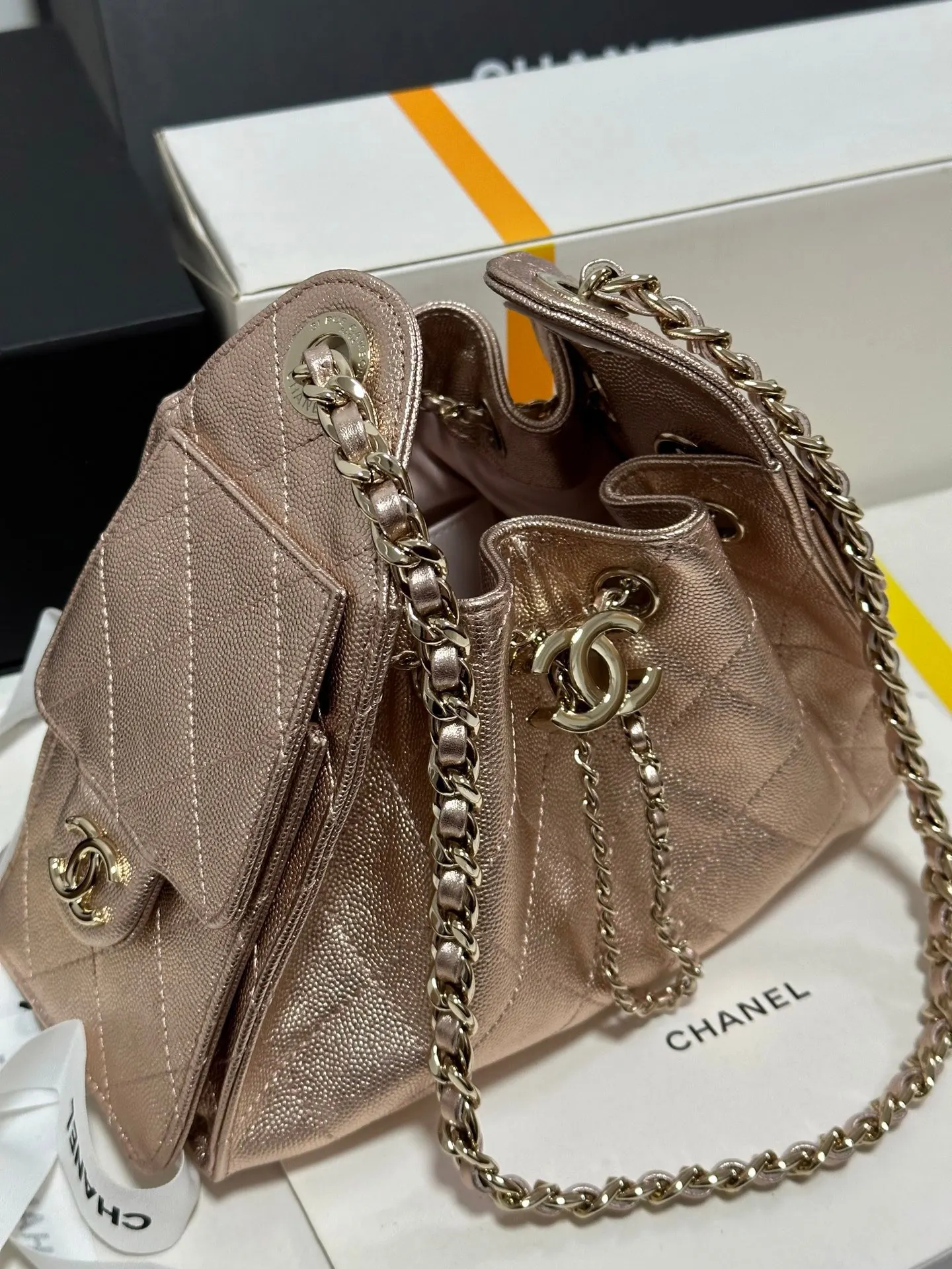 CHANEL 白色 金色 小牛皮 腋下包 復古腋下背款