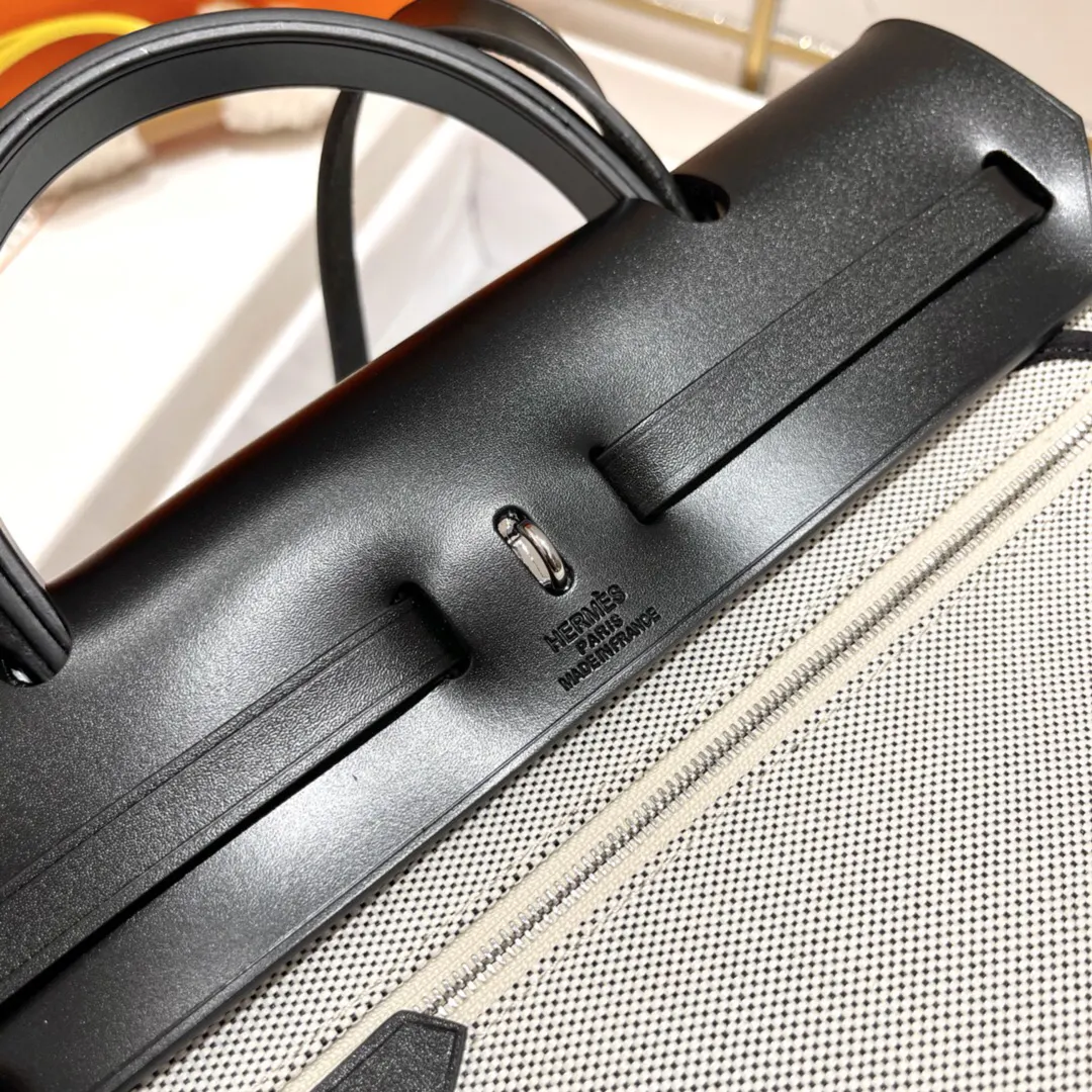 Hermès Kelly 紅色 帆布拼皮 雙肩包 31cm 休閒通勤(數字7) Hermès Kelly 紅色 帆布拼皮 雙肩包 31cm 休閒通勤(數字7)