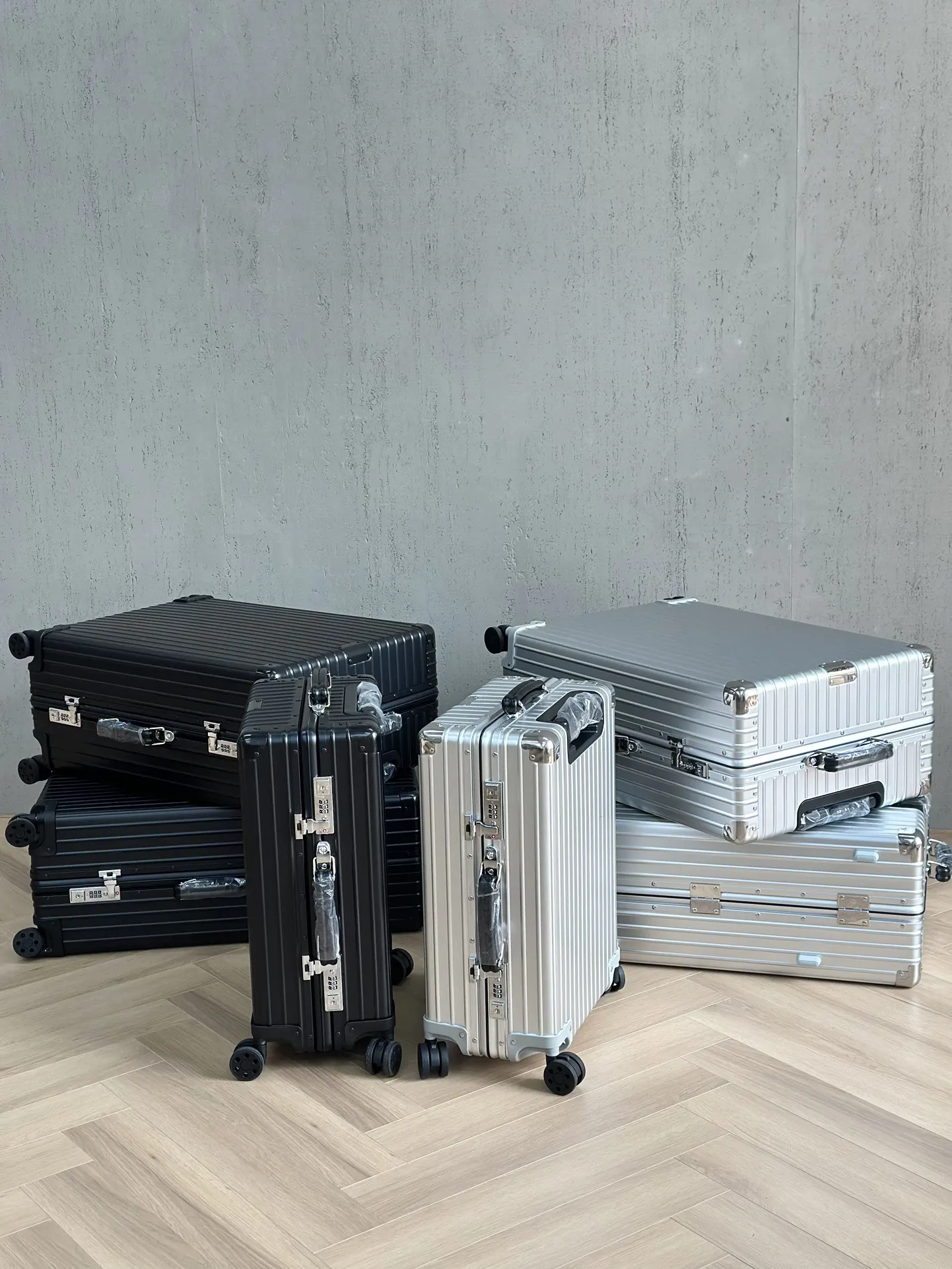 黑色 銀色 宝藏行李箱 你的 梦中情箱 Rimowa 復古 旅行拉杆款 輕便出行款