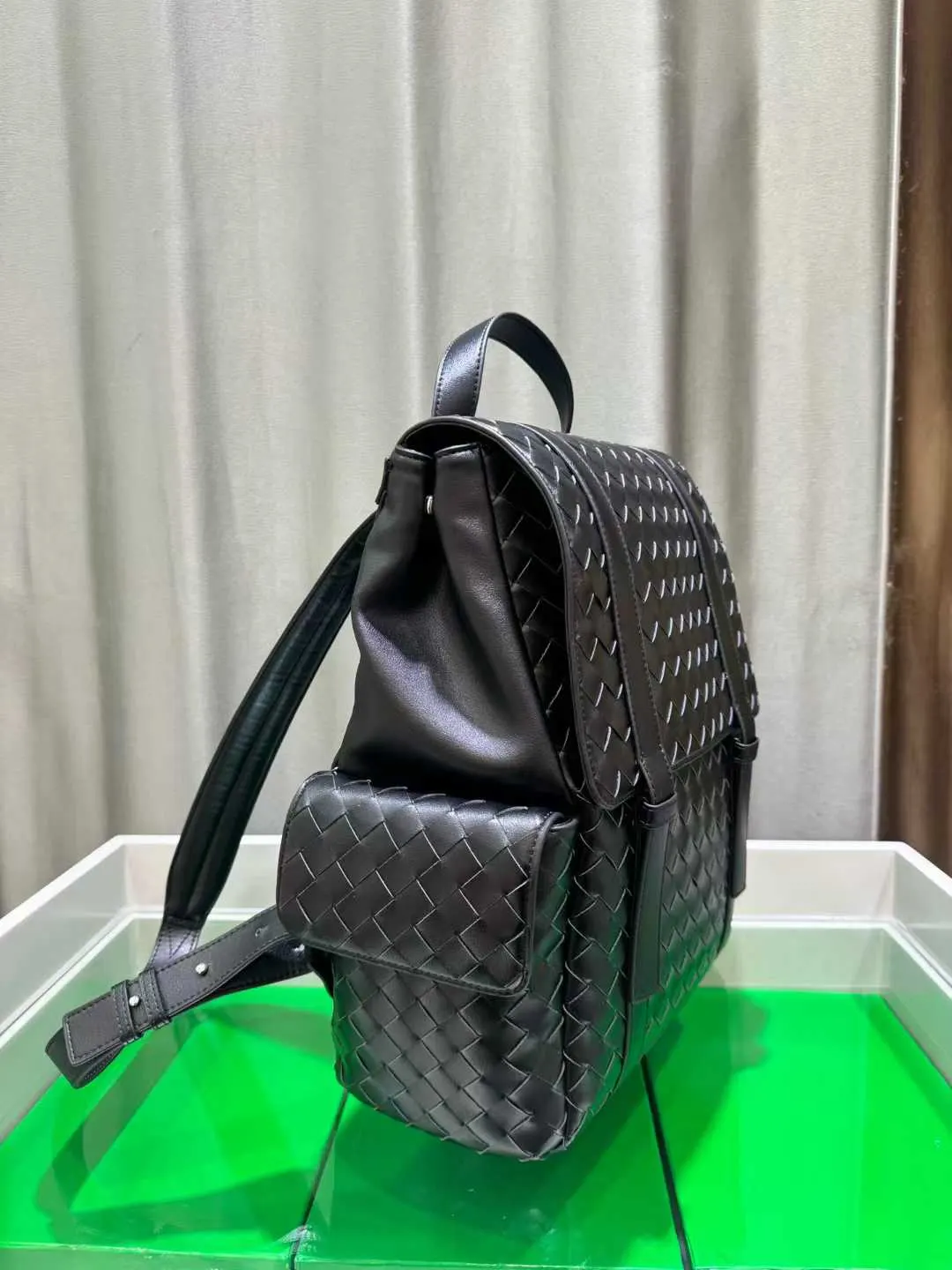 Bottega Veneta 小牛皮 雙肩包 实用雙肩款