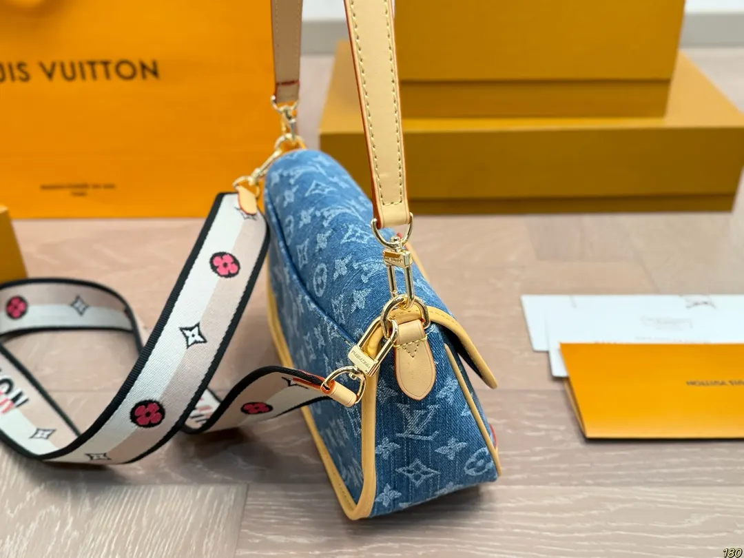 LV Diane 牛仔 牛仔系列 早春L家 腋下包 復古腋下背款