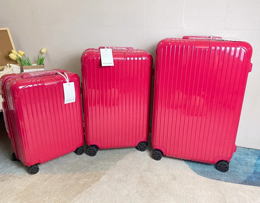 黑色 白色 旅行箱 拉杆箱 登机箱 RIMOWA 日默瓦Esse 行李箱 旅行拉杆款 輕便出行款