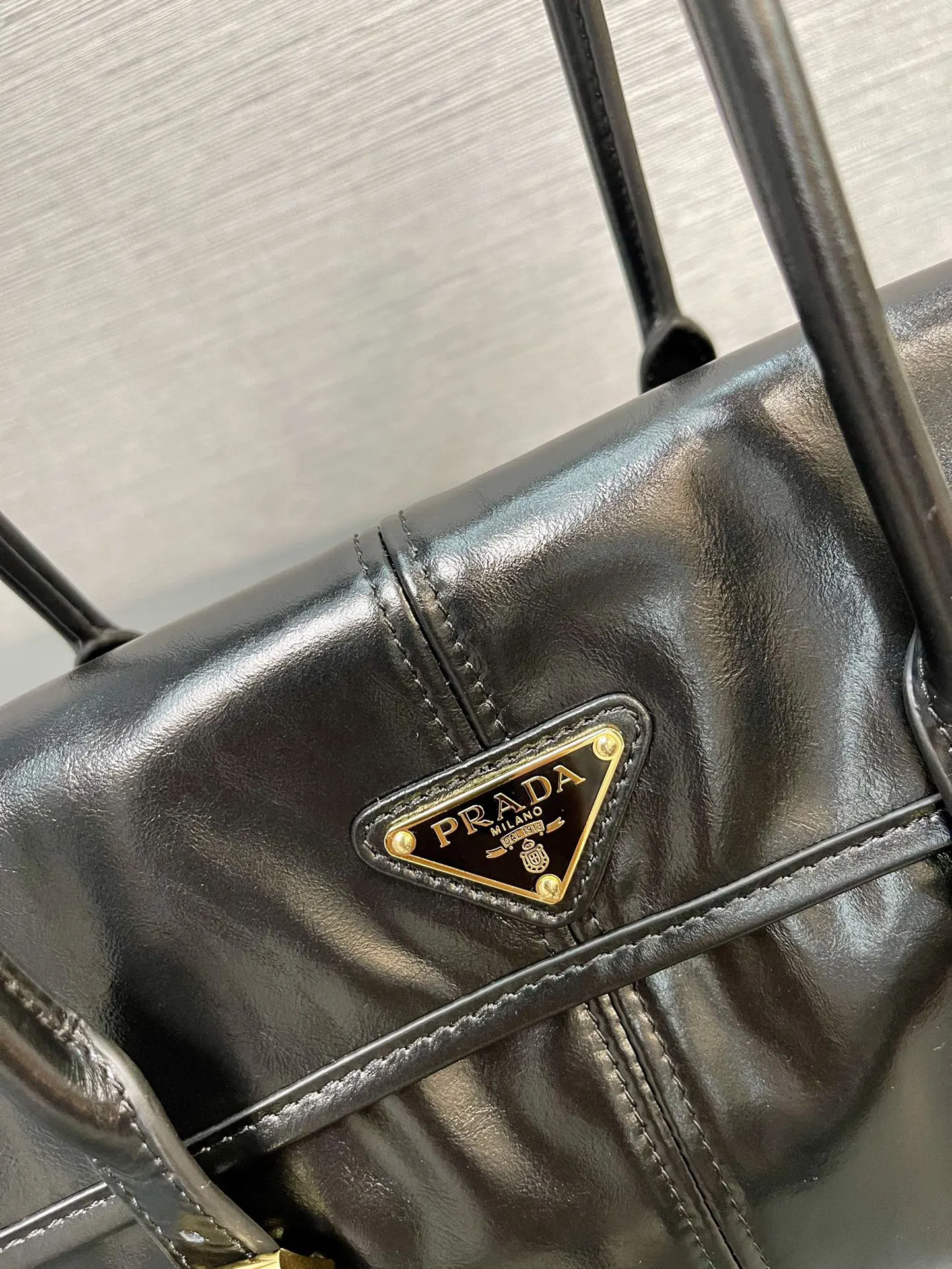 PRADA 1BD376 皮革 三角标 手提包 日常通勤款