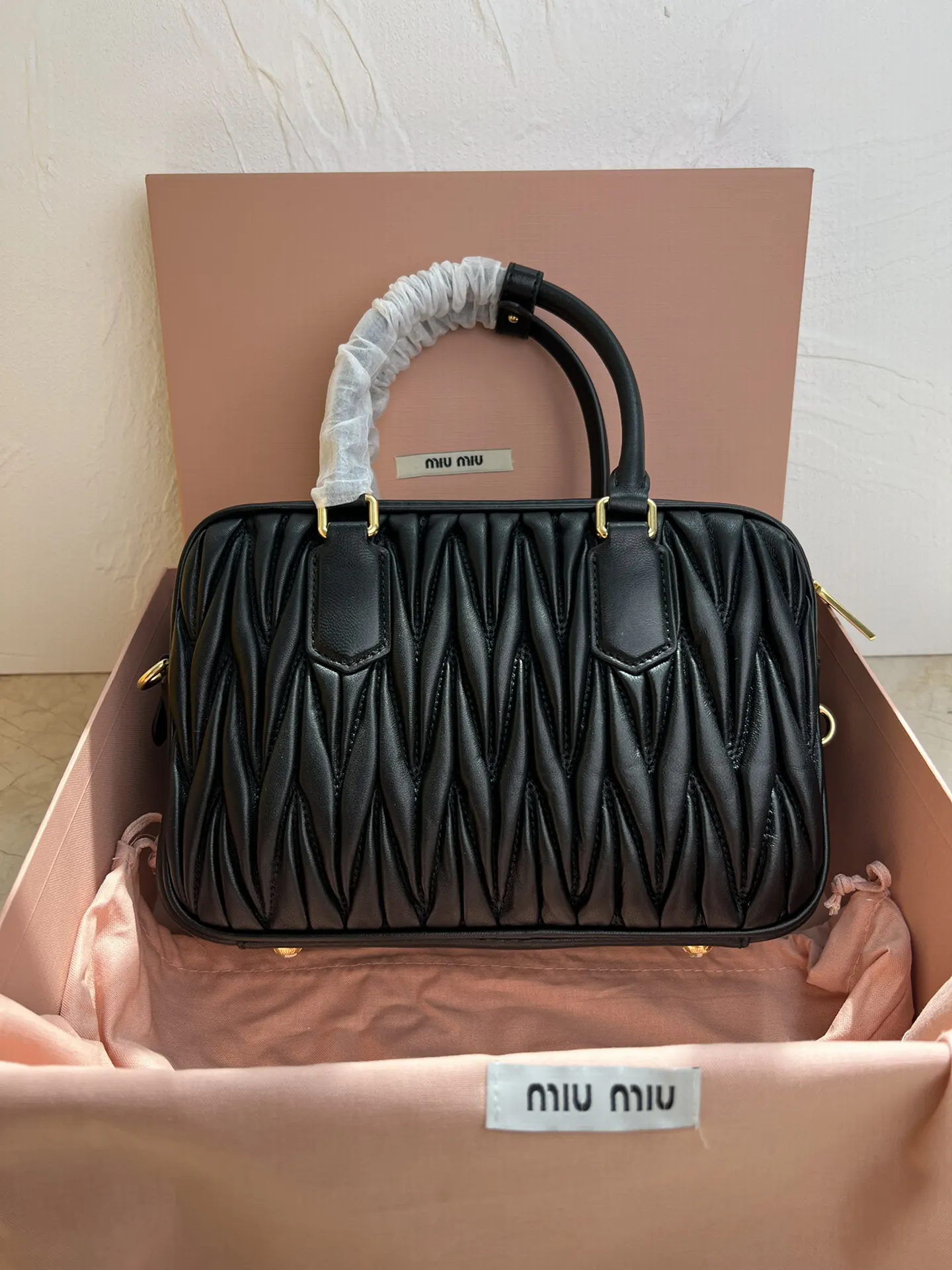 Miu 羊皮 斜背包 輕便斜挎款