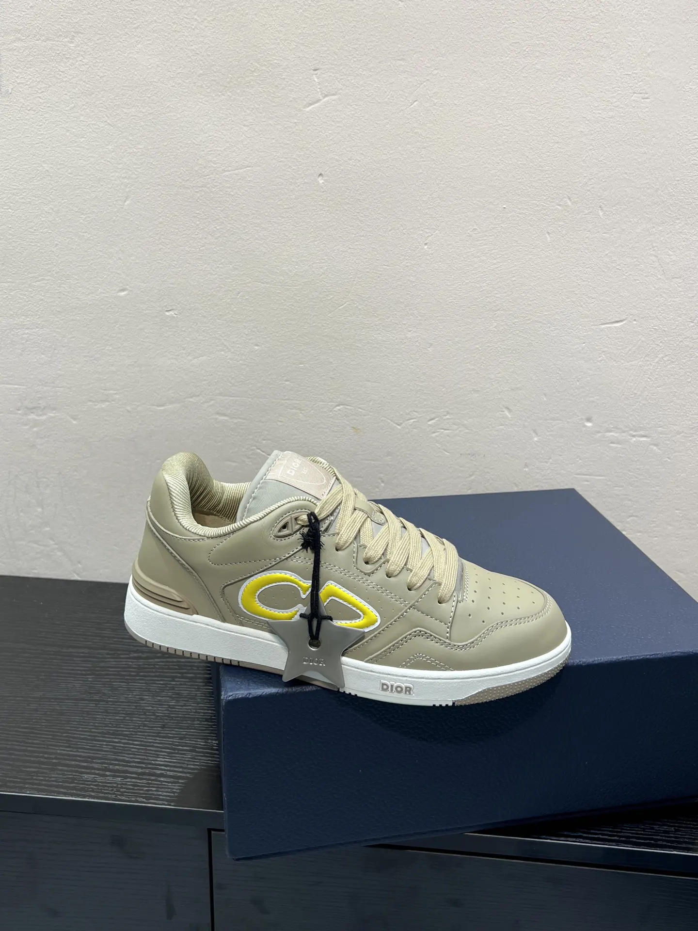 Dior Oblique White Leather Sneakers Image 2 Dior Oblique White Leather Sneakers Image 2
