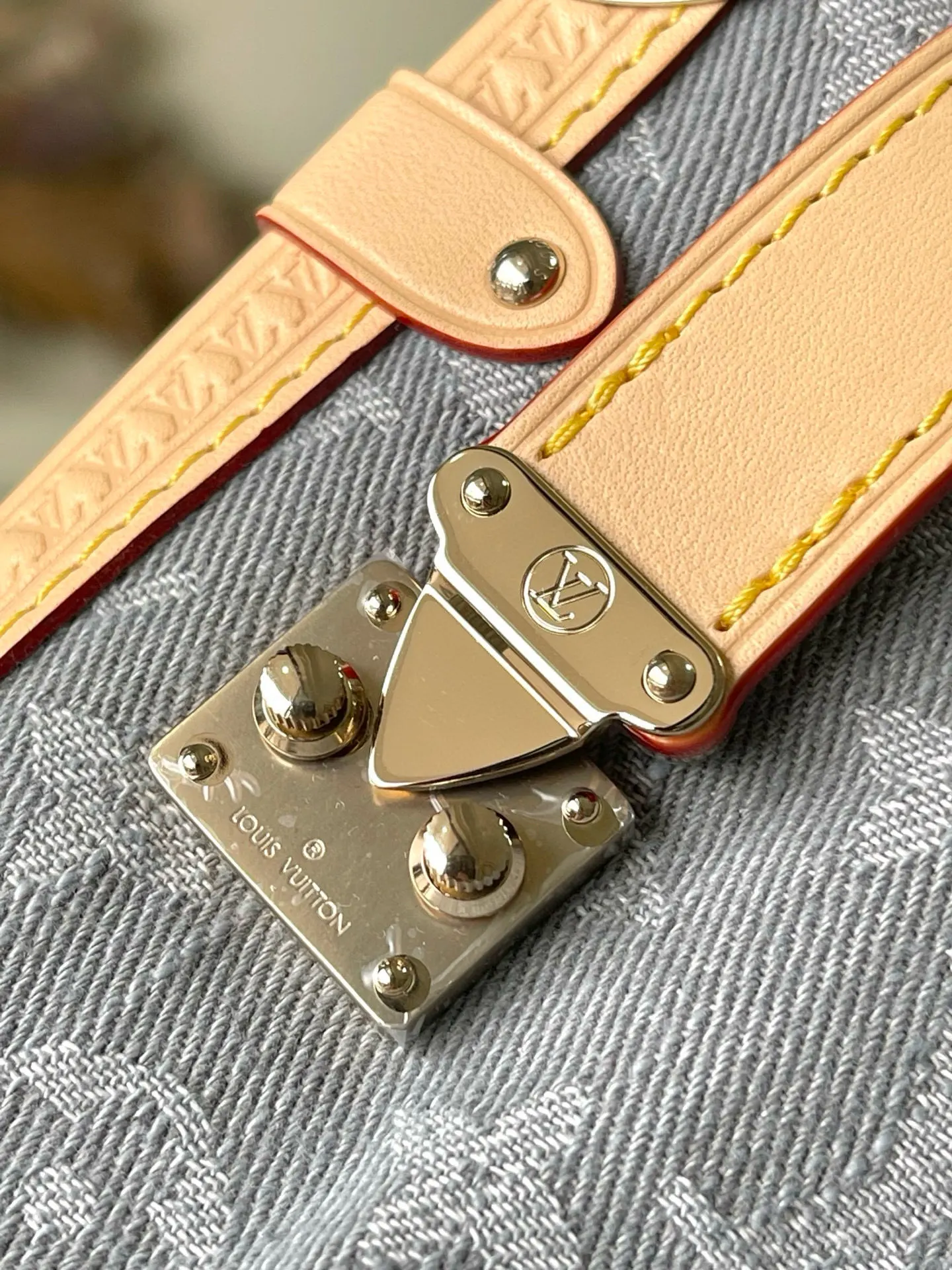 Louis Vuitton Suitcase Travel Lightweight