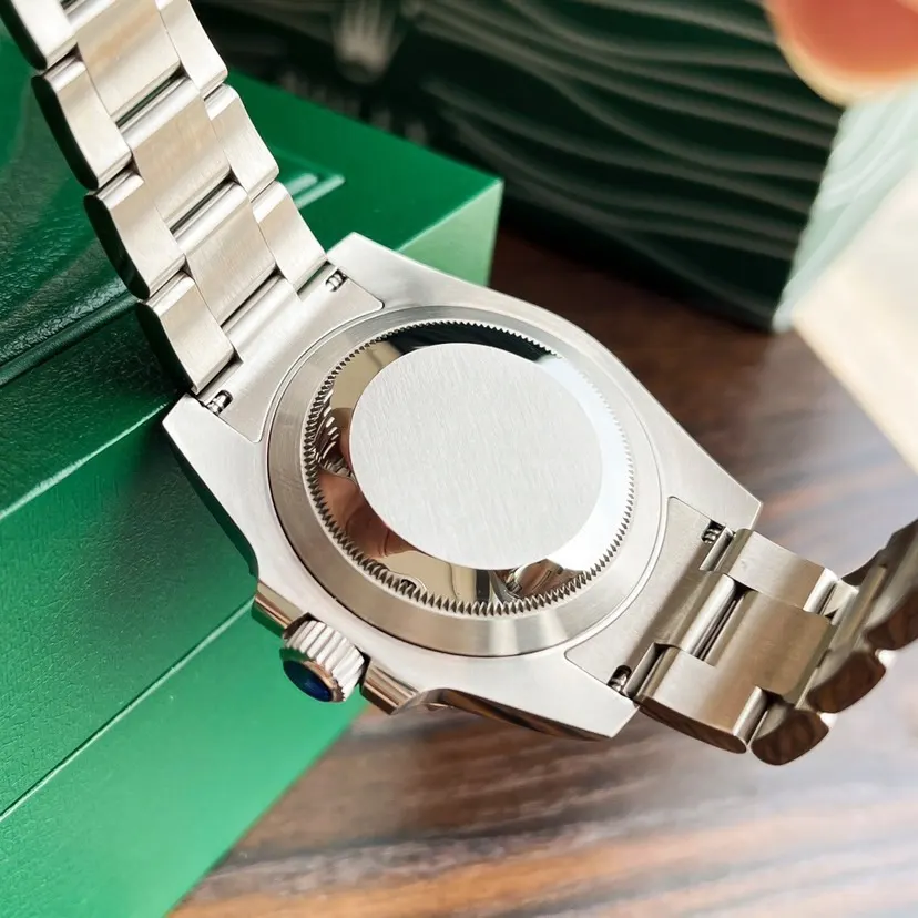 Rolex 盒 劳力士綠水鬼潜航者型系列是經典腕表的典范 手錶 經典腕表款