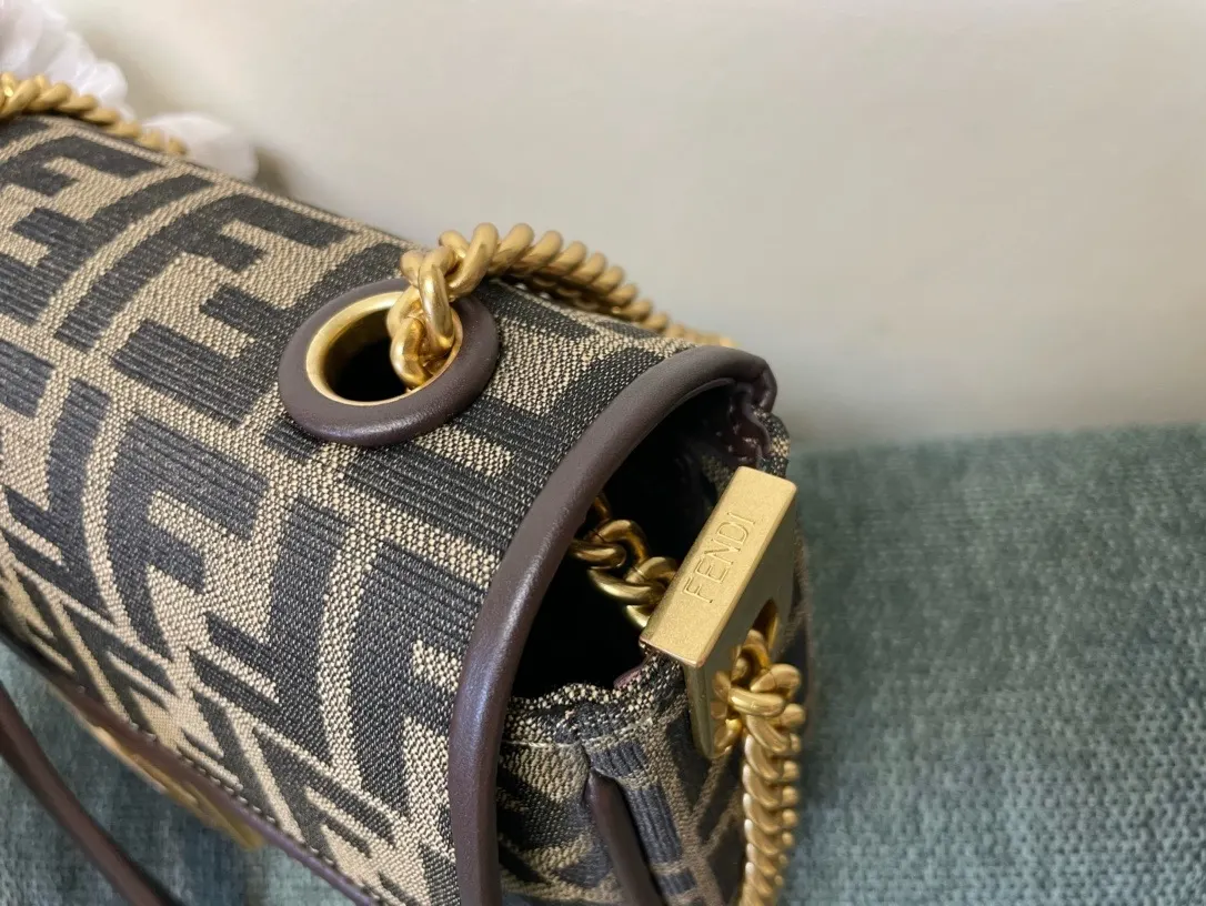 棕色 金色 提花 FEND Iconic Baguette Icon 腋下包 复古腋下背款