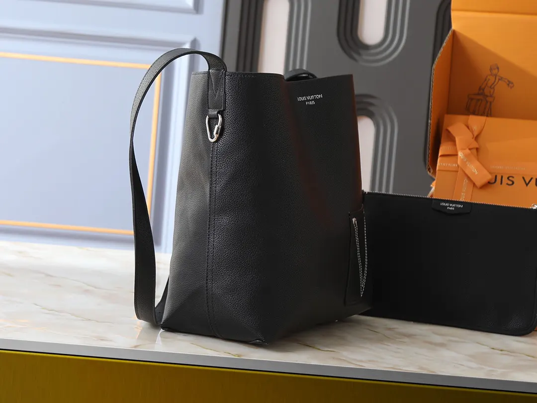 Louis Vuitton Hobo Shoulder Bag Vintage Leather