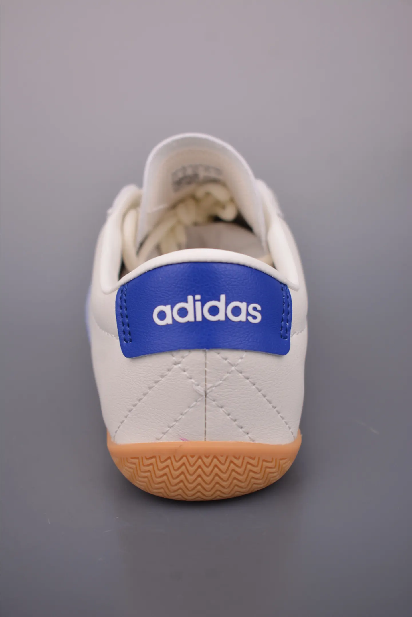 Adidas 运动鞋 休闲百搭款
