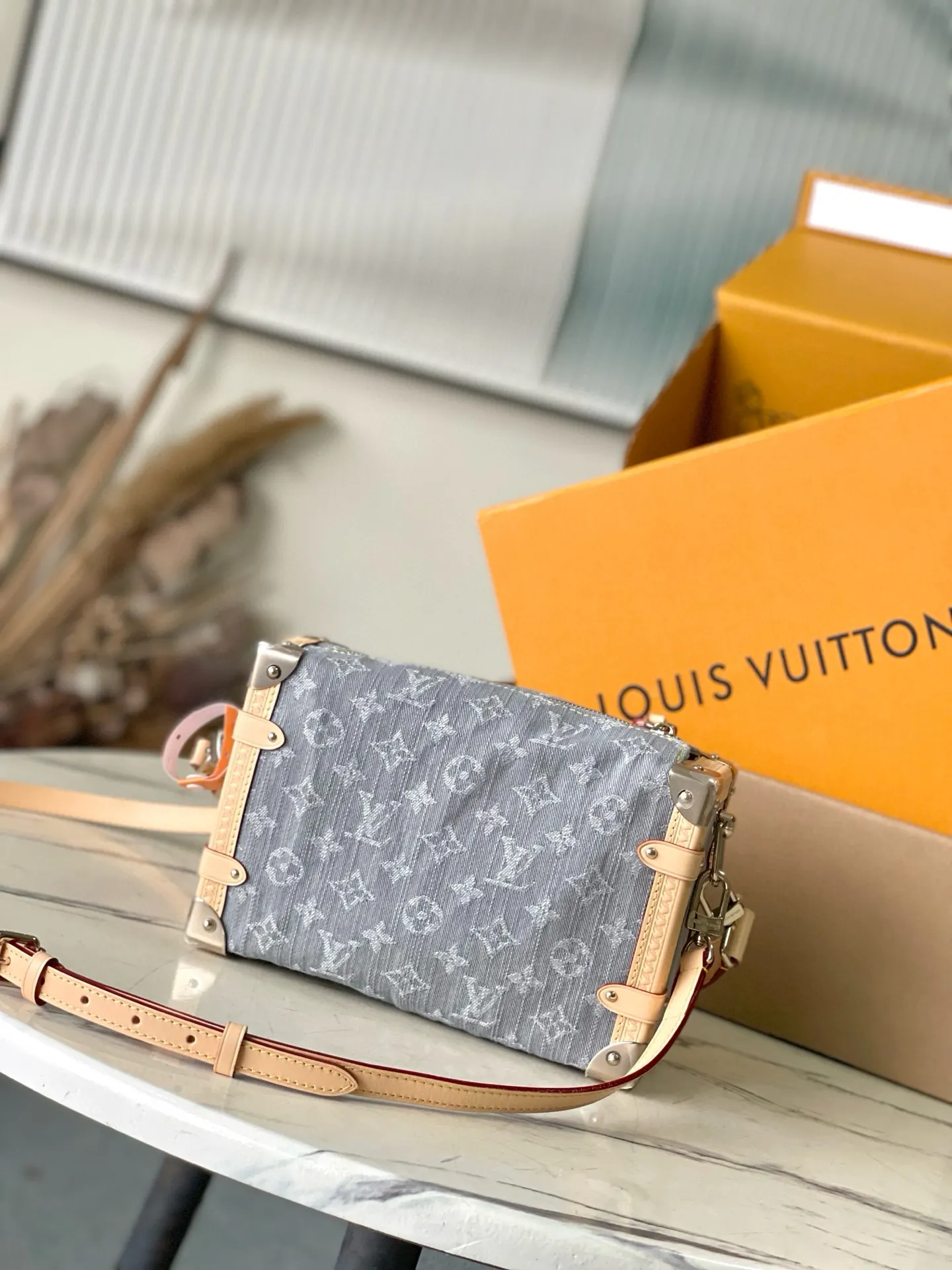 Louis Vuitton Suitcase Travel Lightweight