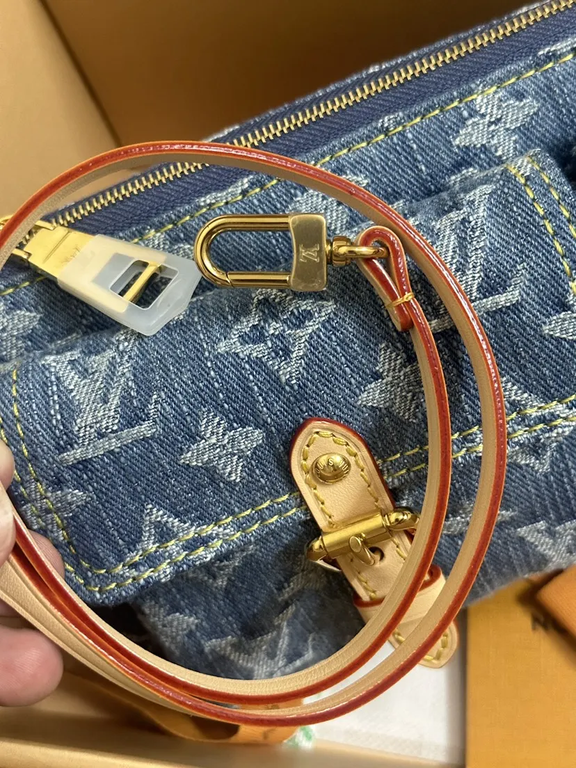 蓝色 POCHETTE ACCE 腋下包 复古腋下背款