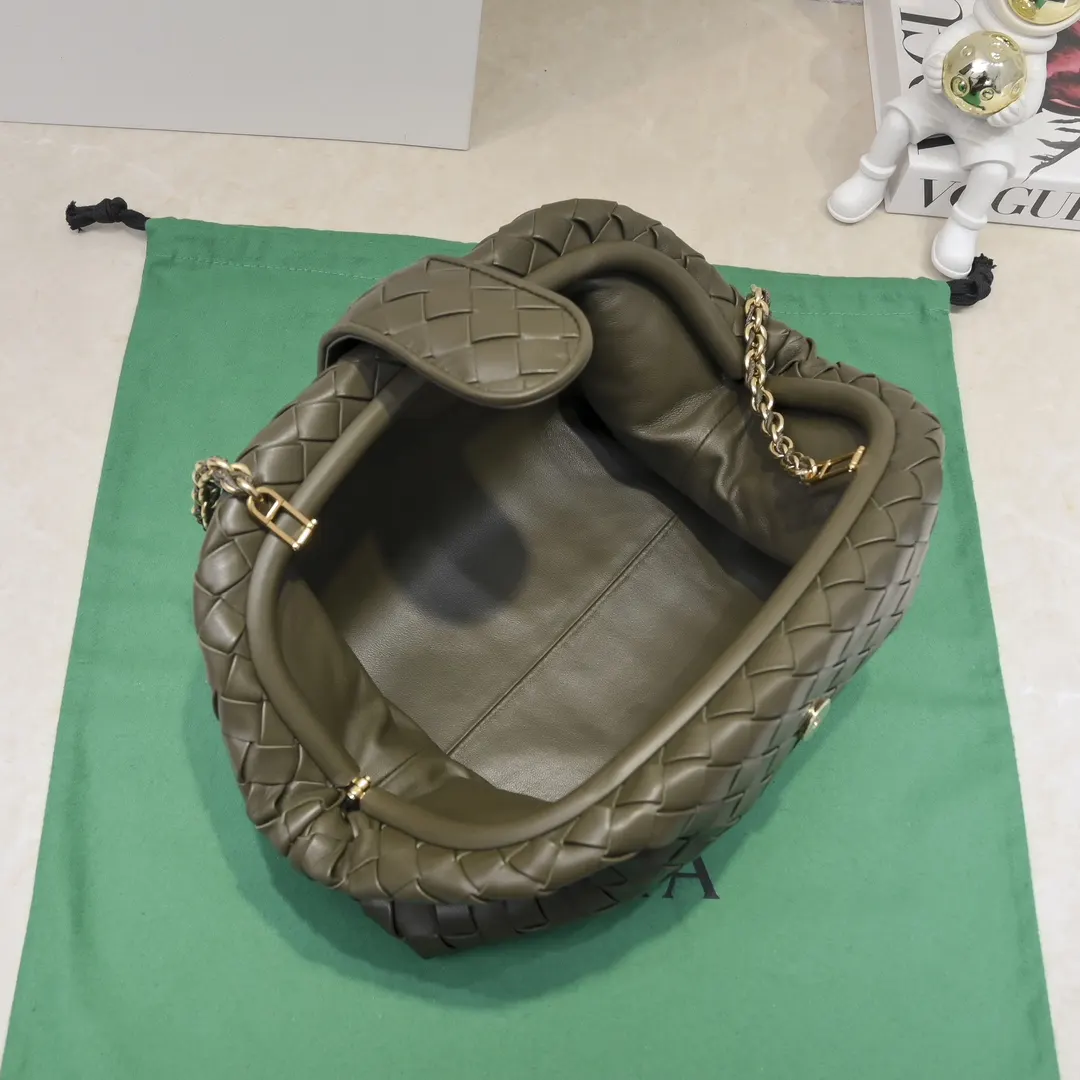 Bottega Veneta 羊皮 鏈條包 精致鏈條款(數字8) Bottega Veneta 羊皮 鏈條包 精致鏈條款(數字8)