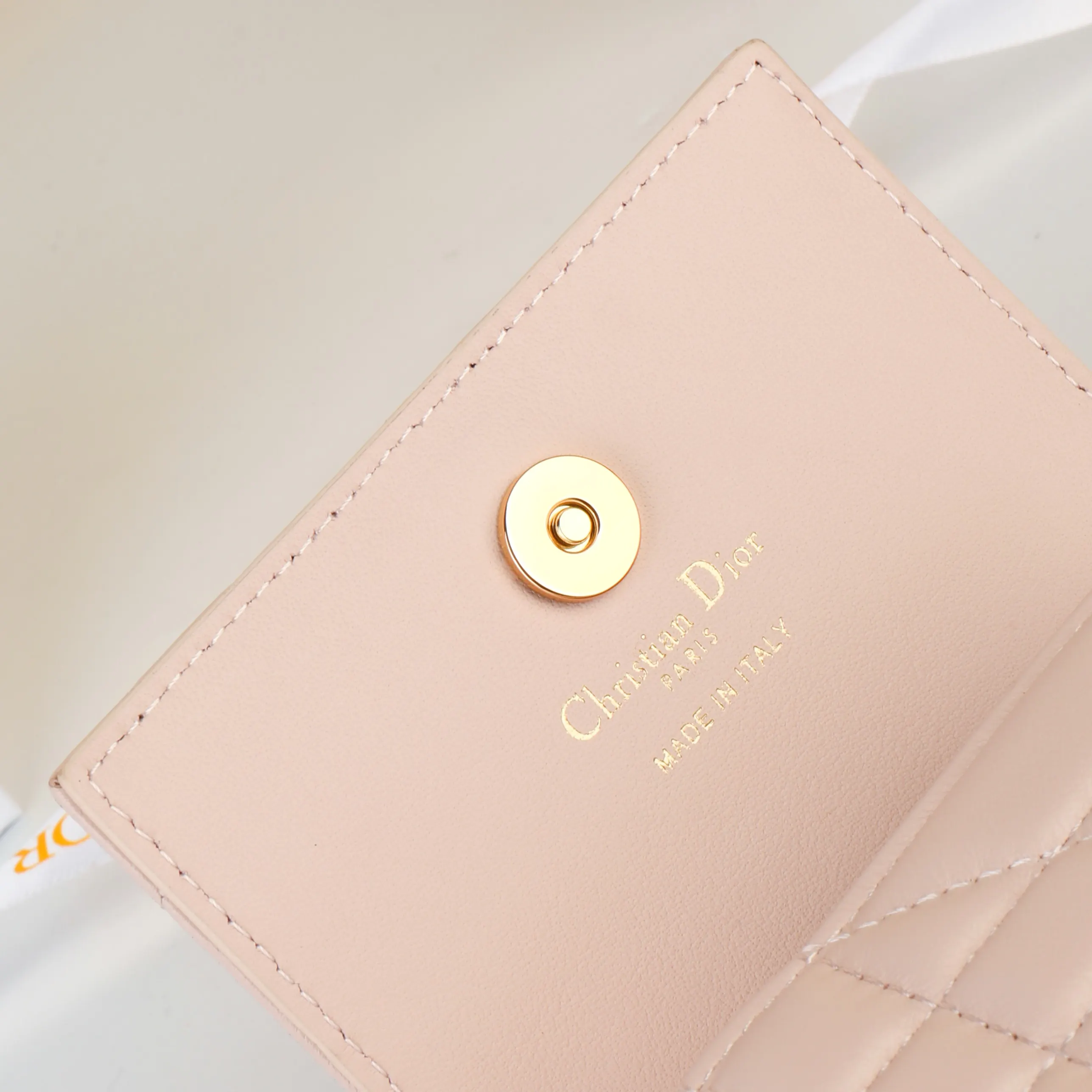 Dior Caro 米白色羊皮卡包 精致短款钱包