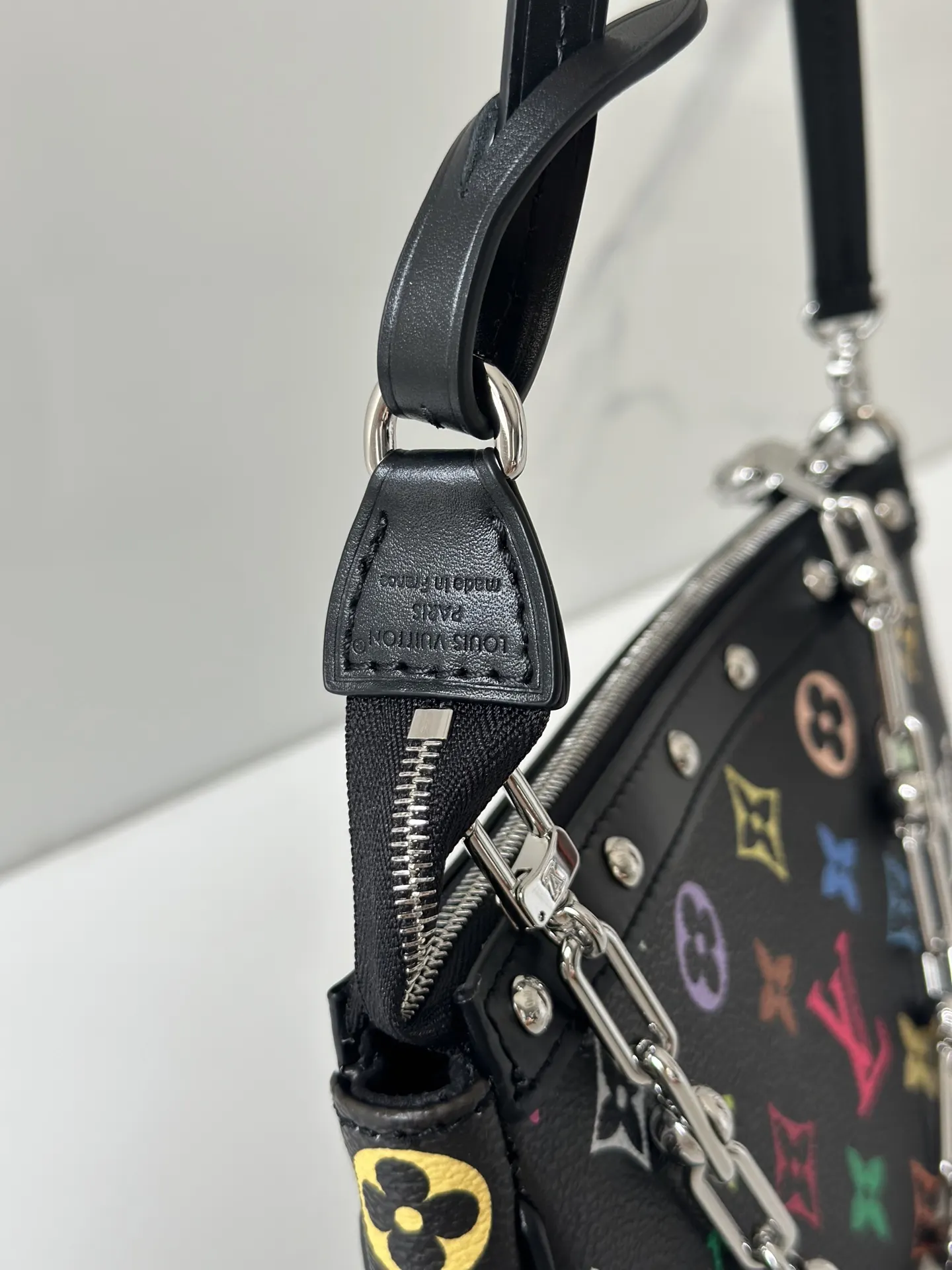 Louis Vuitton Chain Bag Leather