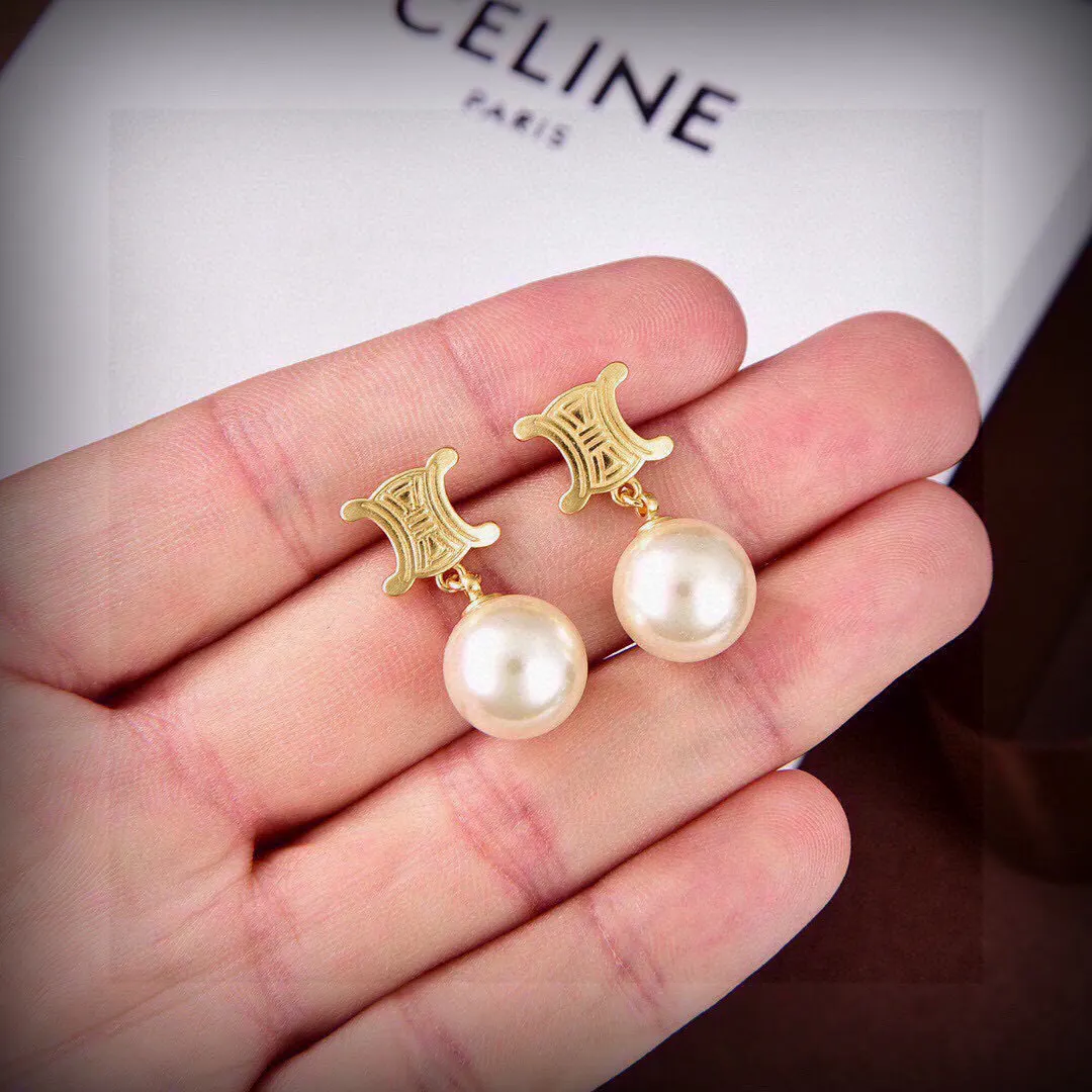 Celine 耳钉 小巧点缀款