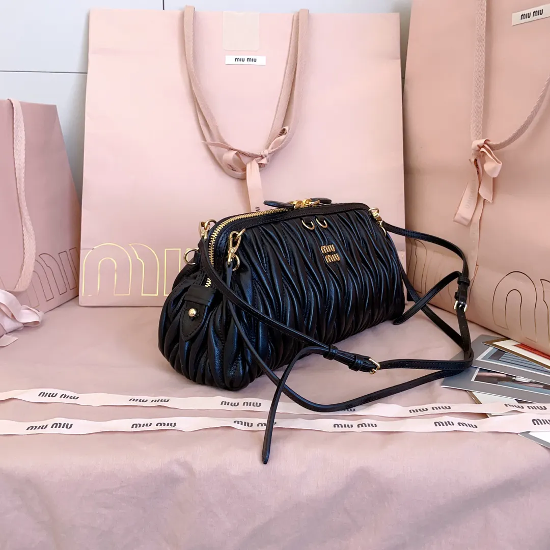 Miu 羊皮 雙肩包 实用雙肩款