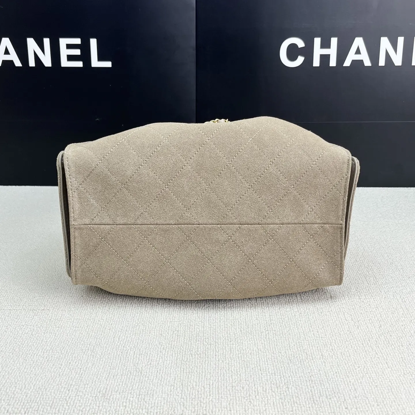 Chanel Gray Hobo Shoulder Bag Vintage Leather
