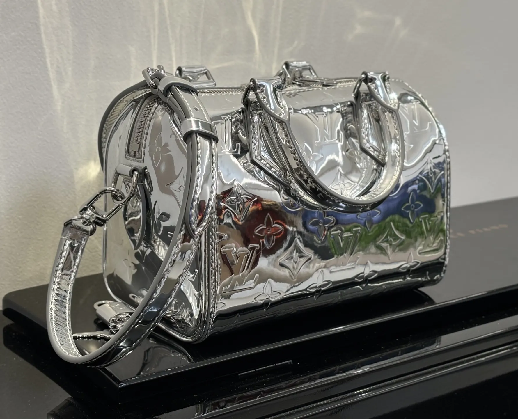 LV Speedy 銀色 帆布 收納包 旅行收納款