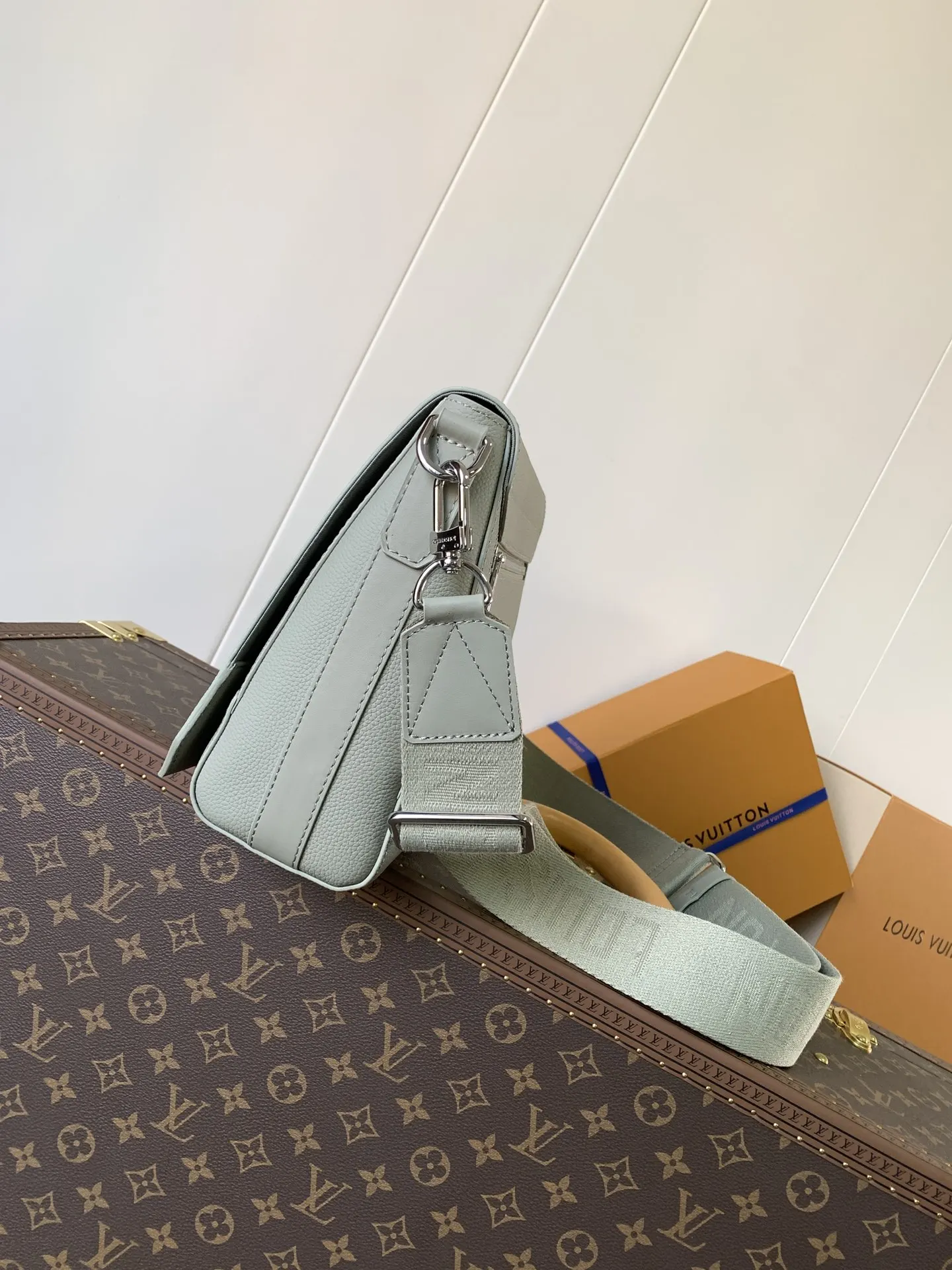 LV 黑色 蓝色 牛皮 收纳包 旅行收纳款