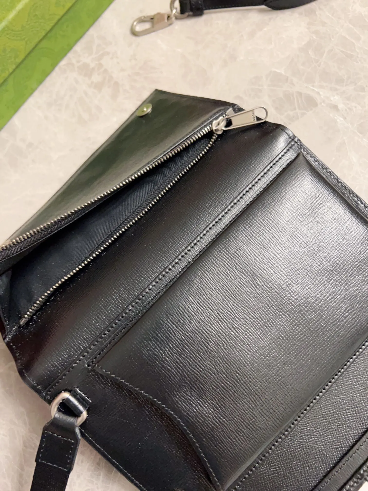 Gucci 牛皮 时尚单品 手拿包 精致手拿款