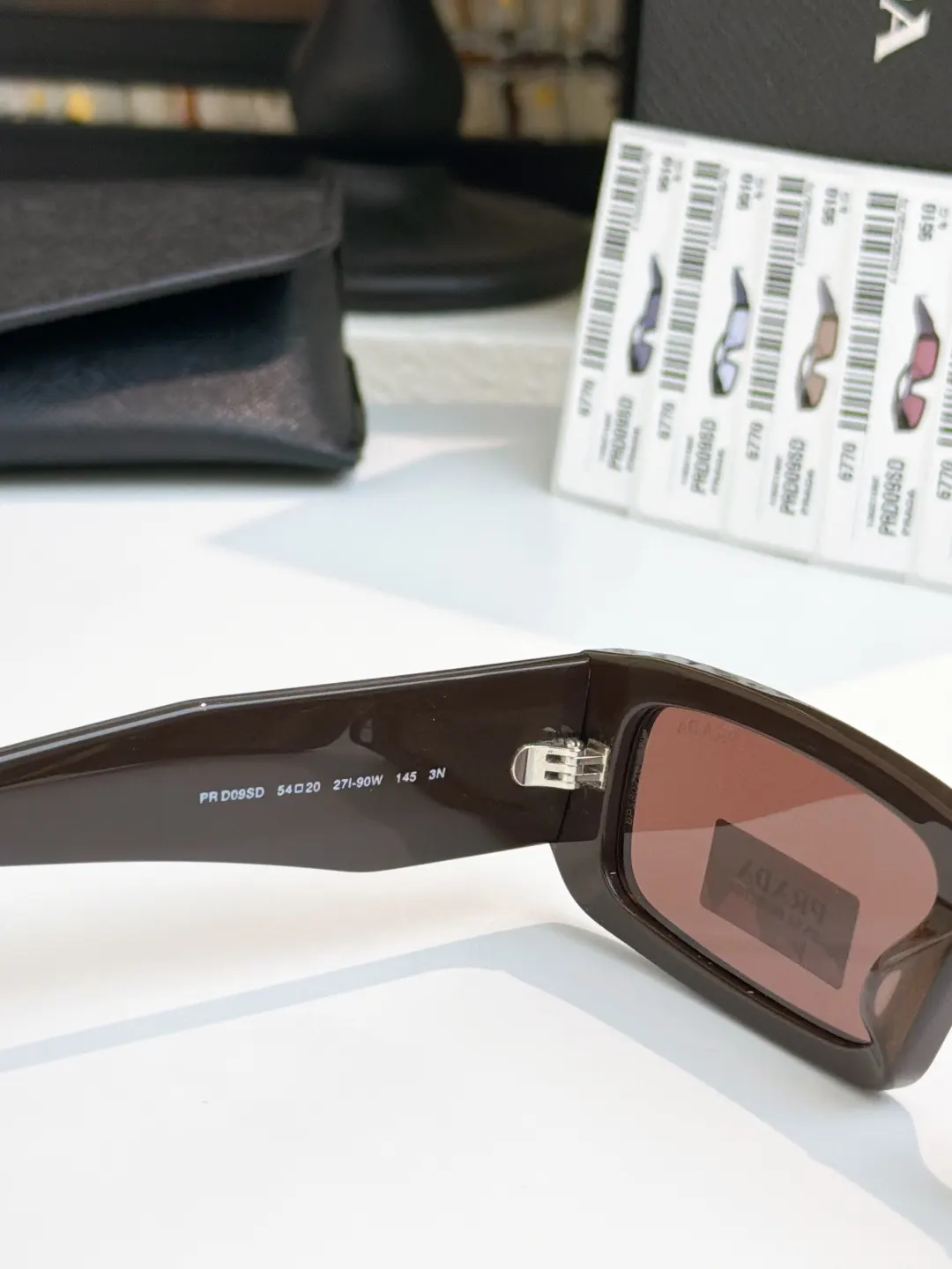 PRADA OPR D09SD 太阳眼镜 时尚遮阳款
