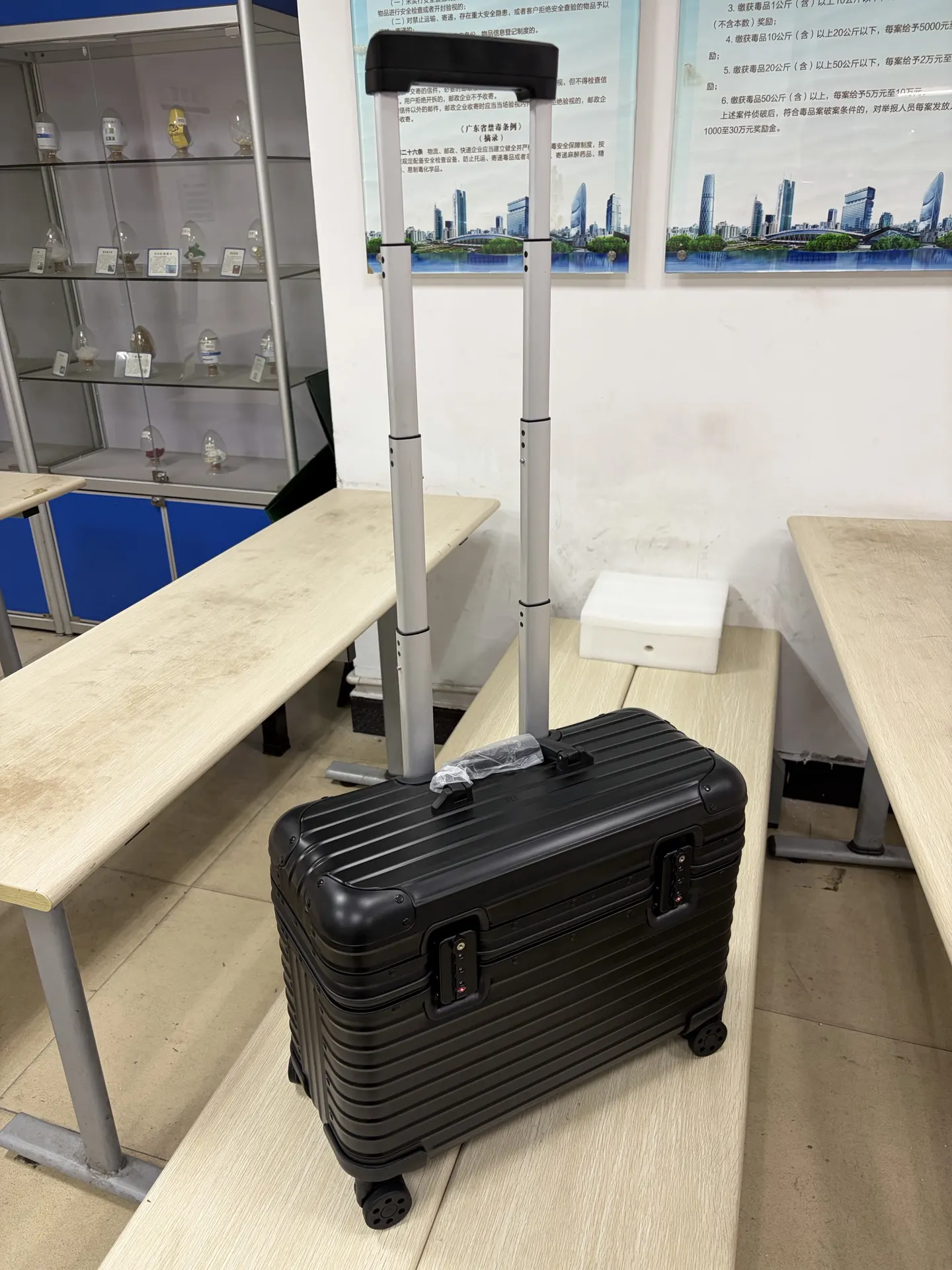 机长箱 寸黑 內飾 拉杆 机长箱 寸黑 行李箱 旅行拉杆款 輕便出行款