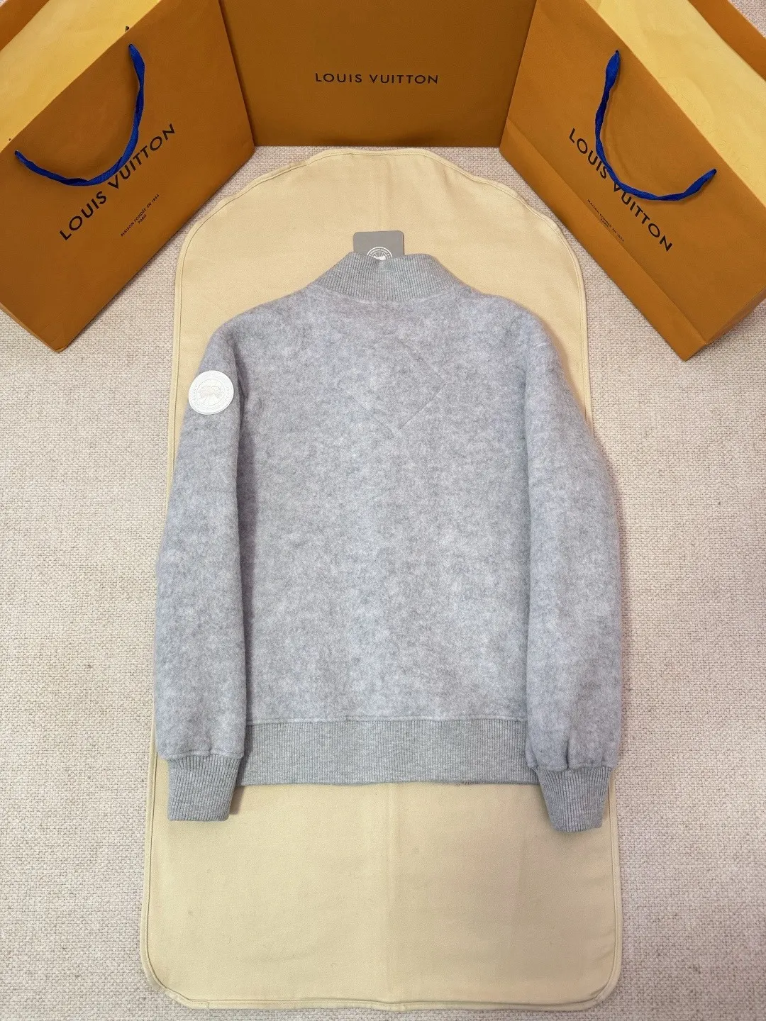 Canada Goose 灰色 羊毛 徽章 外套 通勤休闲款